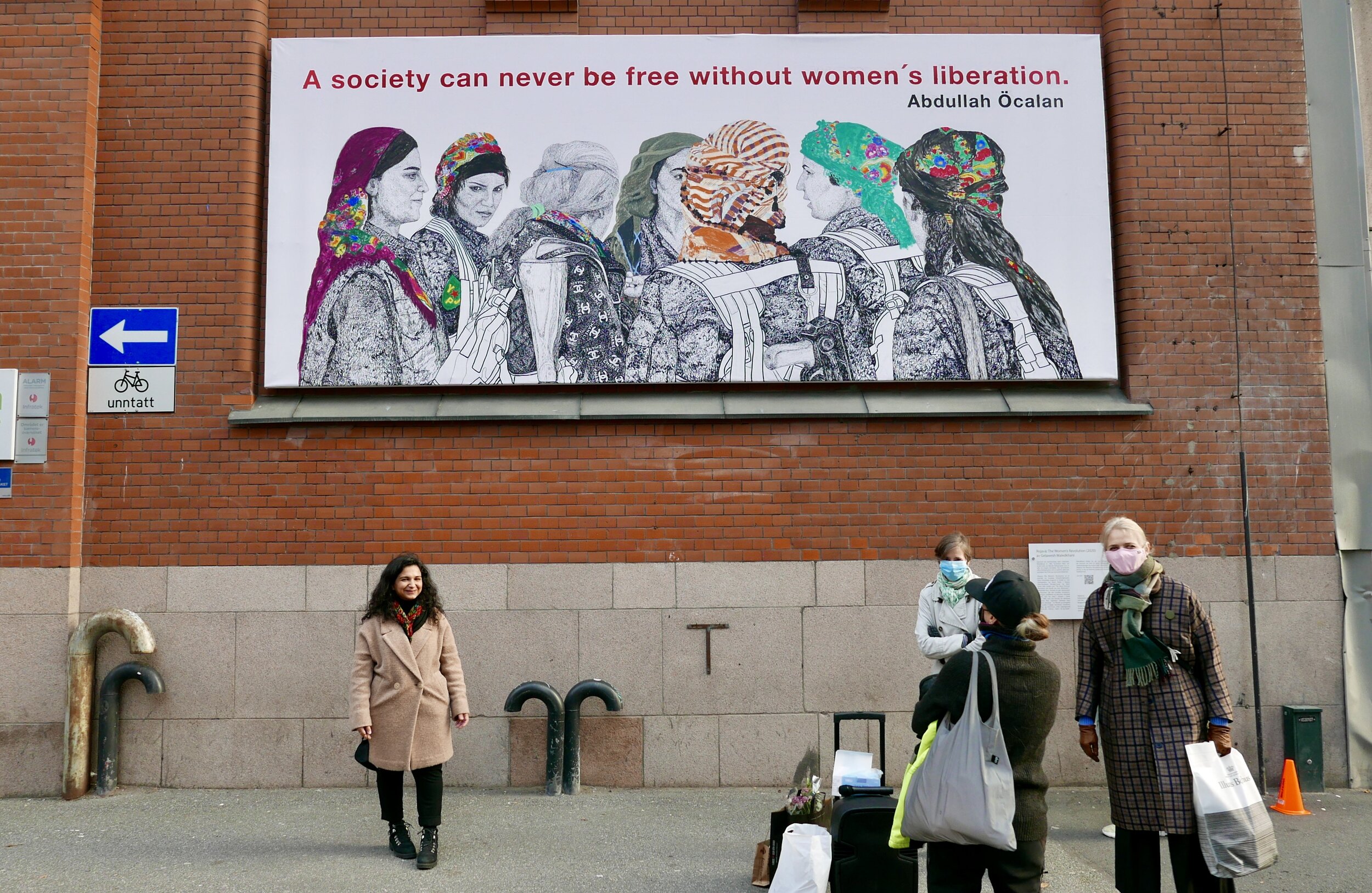 Fra åpningen av «Rojava: The Women’s Revolution» (2020) av Gelawesh Waledkhani. Foto: Kulturbyrået Mesén