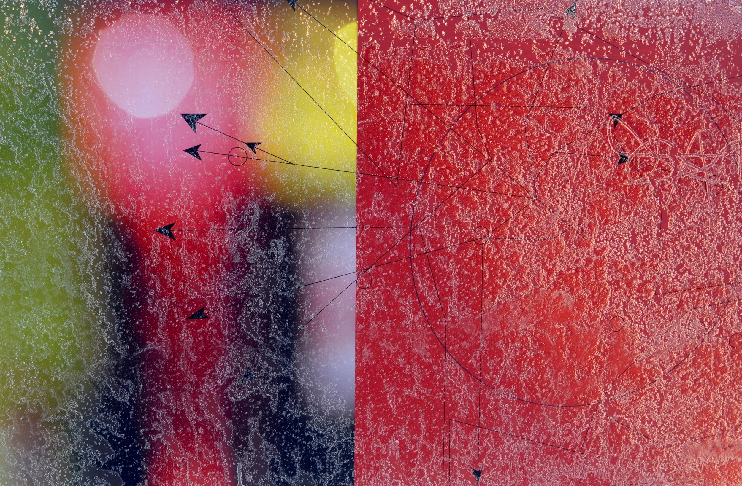 Detalj fra det 100 meter lange verket, med rimfrost på. Foto: Vibeke Christensen/Kulturbyrået Mesén