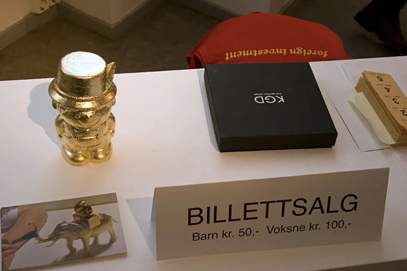 "Oslo Gold Exchange" av Foreign Investment, utstilling og kunsttombola på Galleri Format. Foto: Anita Hillestad