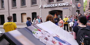 Fotoutstillingen+%22People+of+Dronningens+gate%22+ble+åpnet+av+byråd+for+byutvikling,+Hanna+E.+Marcussen..jpg