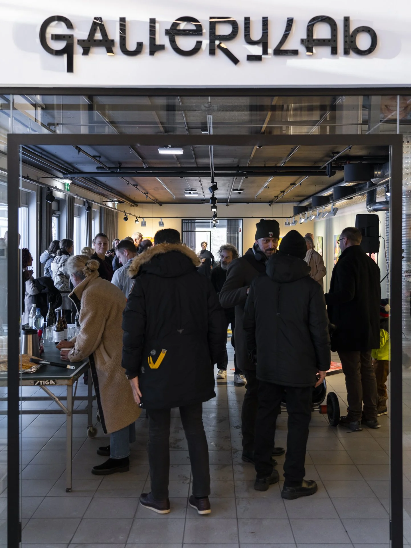 Fra åpningen av utstillingen. Foto: Jon Gorospe