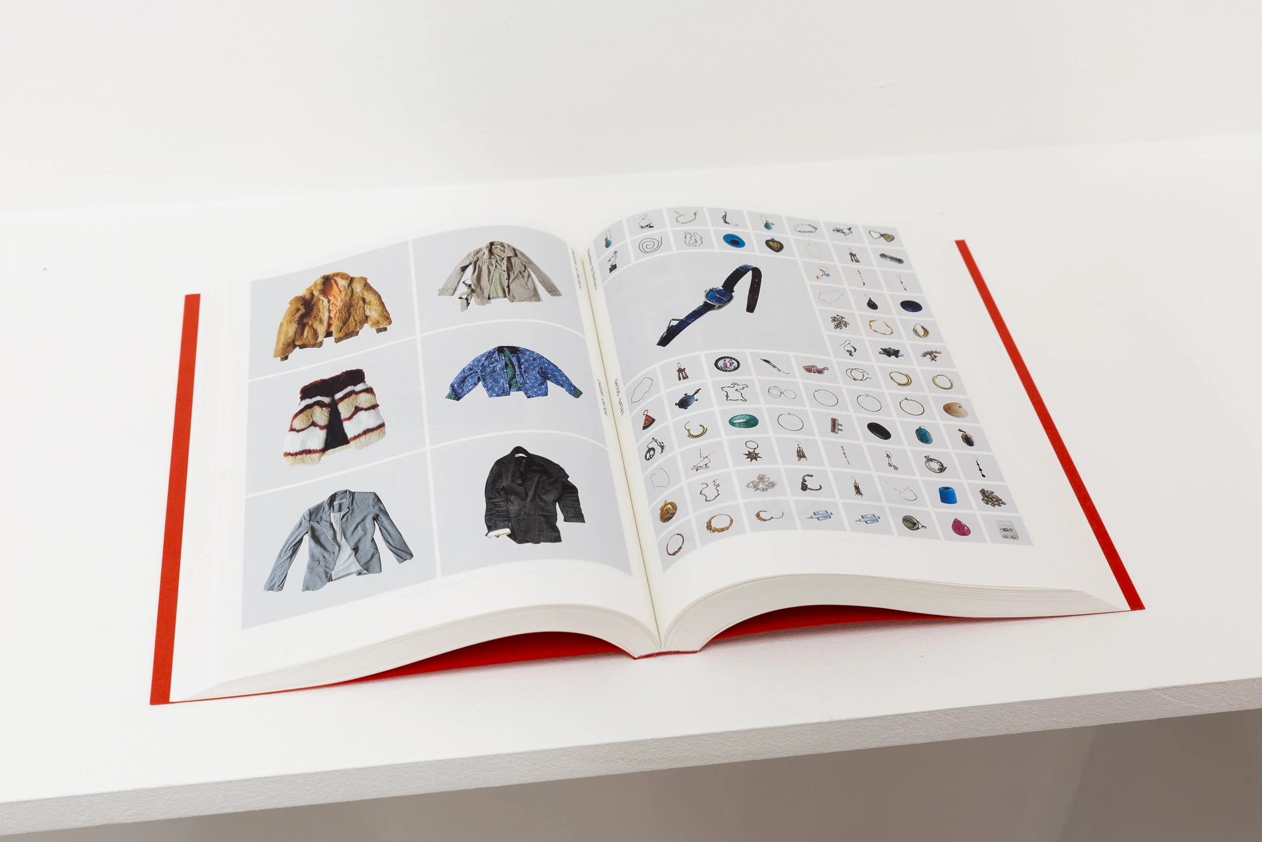 Exhibition_view_katalog_Barbara_Iweins_HD-1.jpg