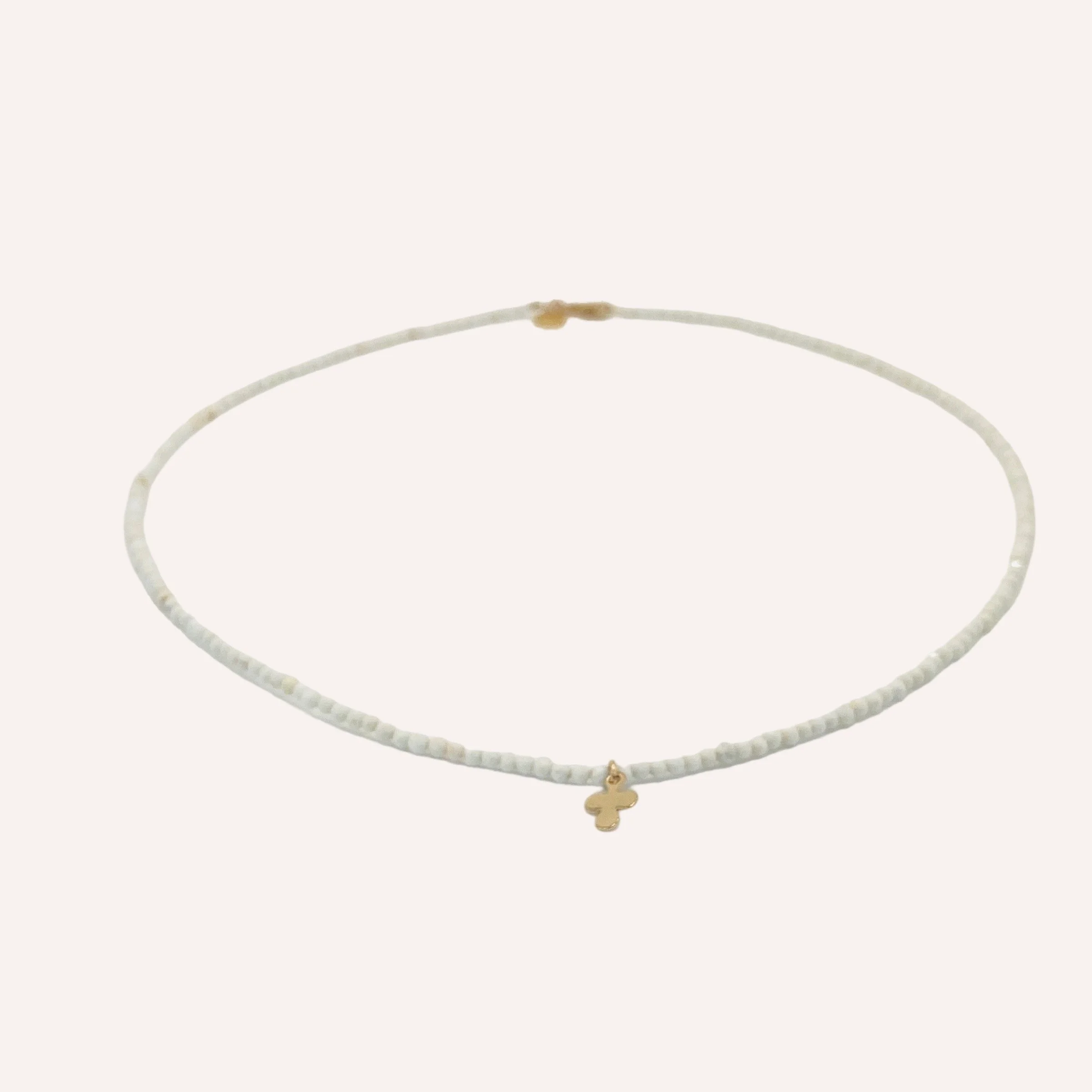 Collier Eclipse howlite trèfle.JPG