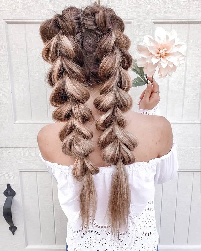 Another beautiful sunny day today🌸
I posted a tutorial for these braids a few weeks ago and have noticed a lot of you wearing these braids in photos🥰
Swipe to see another video tutorial
.
.
.
#beyondtheponytail #behindthechair #btcfirstfeature #mod