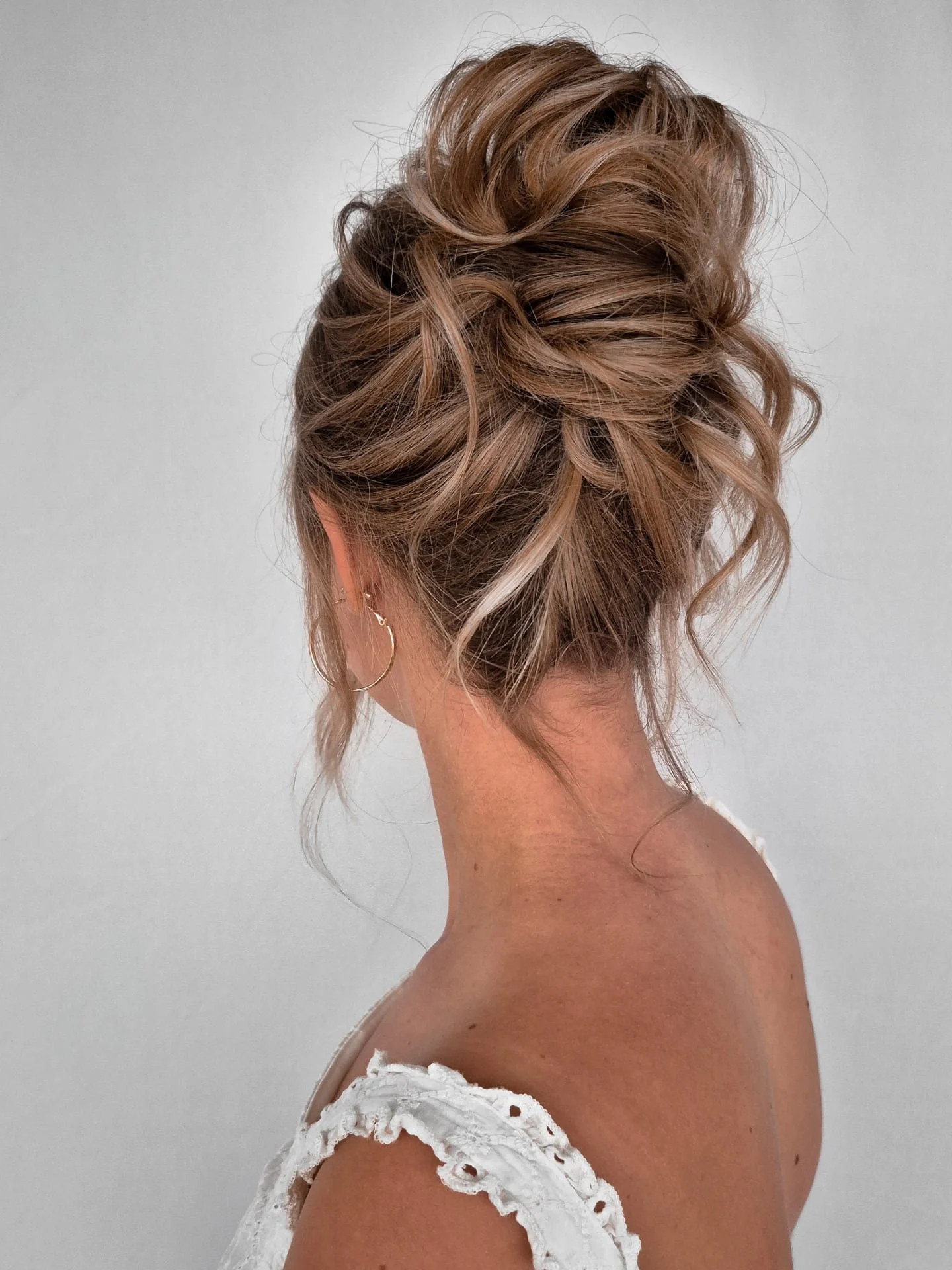 Updos are always a good choice! They hold beautifully and last all day. Plus, you don&rsquo;t always get an excuse to wear your hair up and fancy, so it feels extra special 
Think you need tons of hair for this style? Nope! 🫶
It&rsquo;s actually per