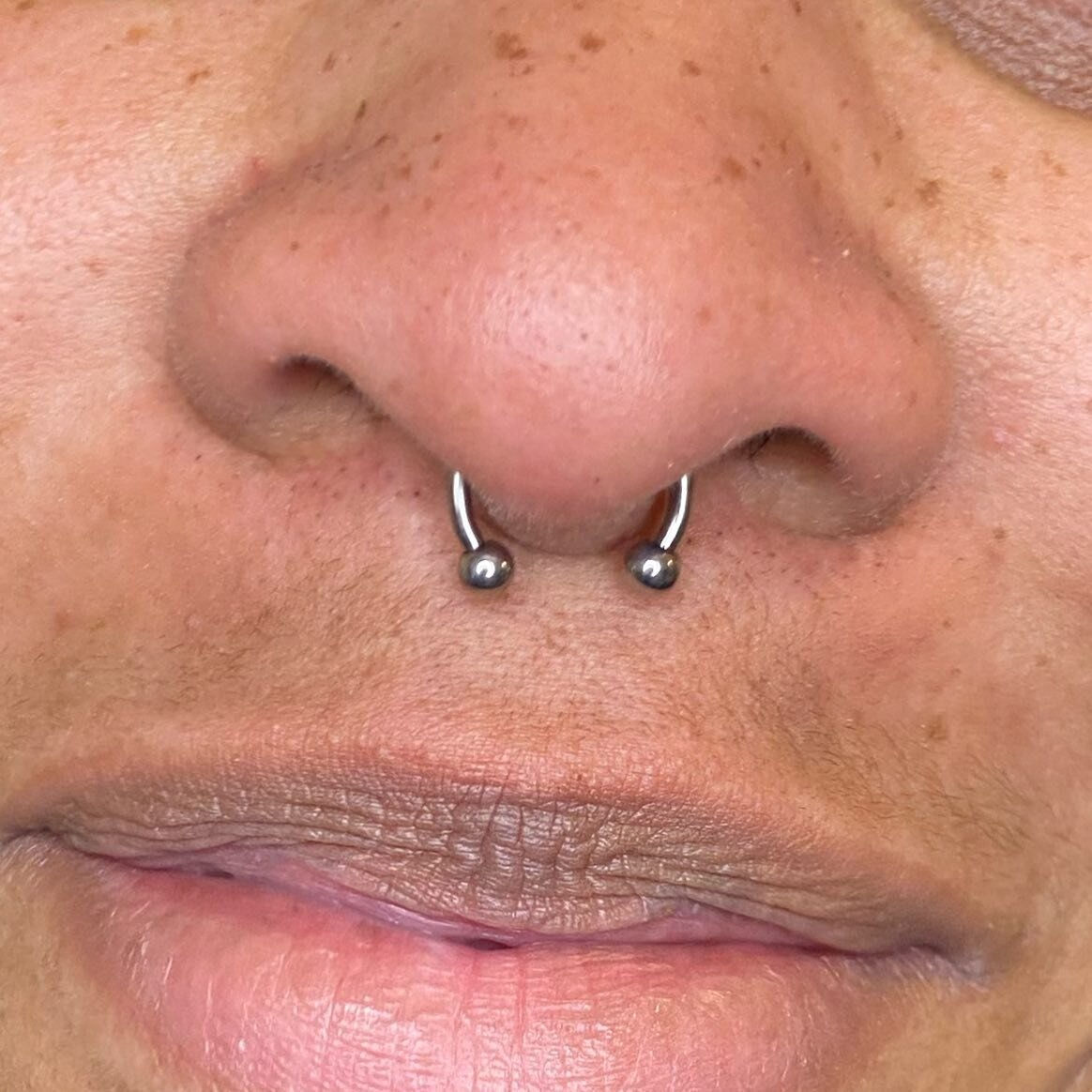 all smiles with this septum piercing🤩 dm to book in to avoid disappointment before christmas!!