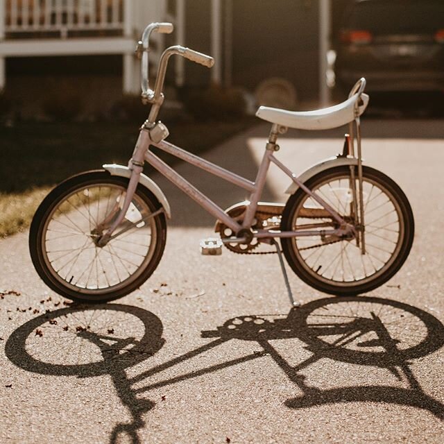 Day 19 - New ⠀
⠀
New wheels for Juniper fly! Well, new to her, old to me! It was my first bike my pops pulled out of safe keeping after 30 years! @schwinn for the win! Banana seat forever! 🚲 ⠀
⠀
#photoadaywithdre #Day18 #new #anamericanoriginal #sch