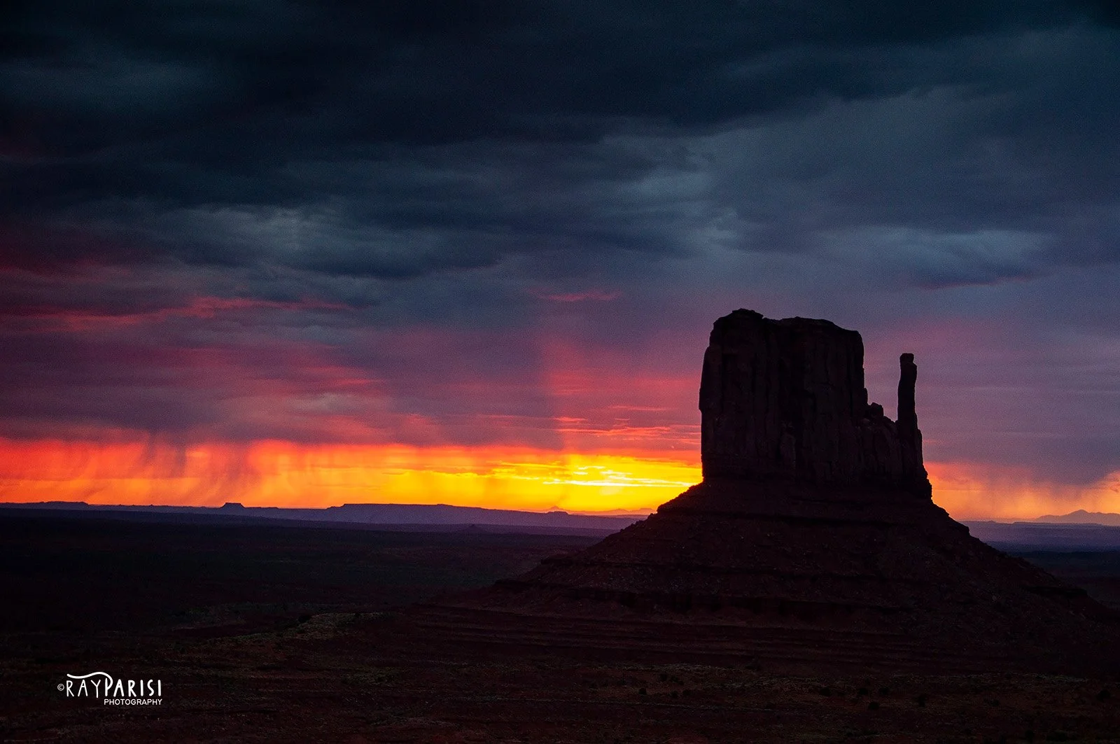 Monument Valley Sunrise 659 W.jpg