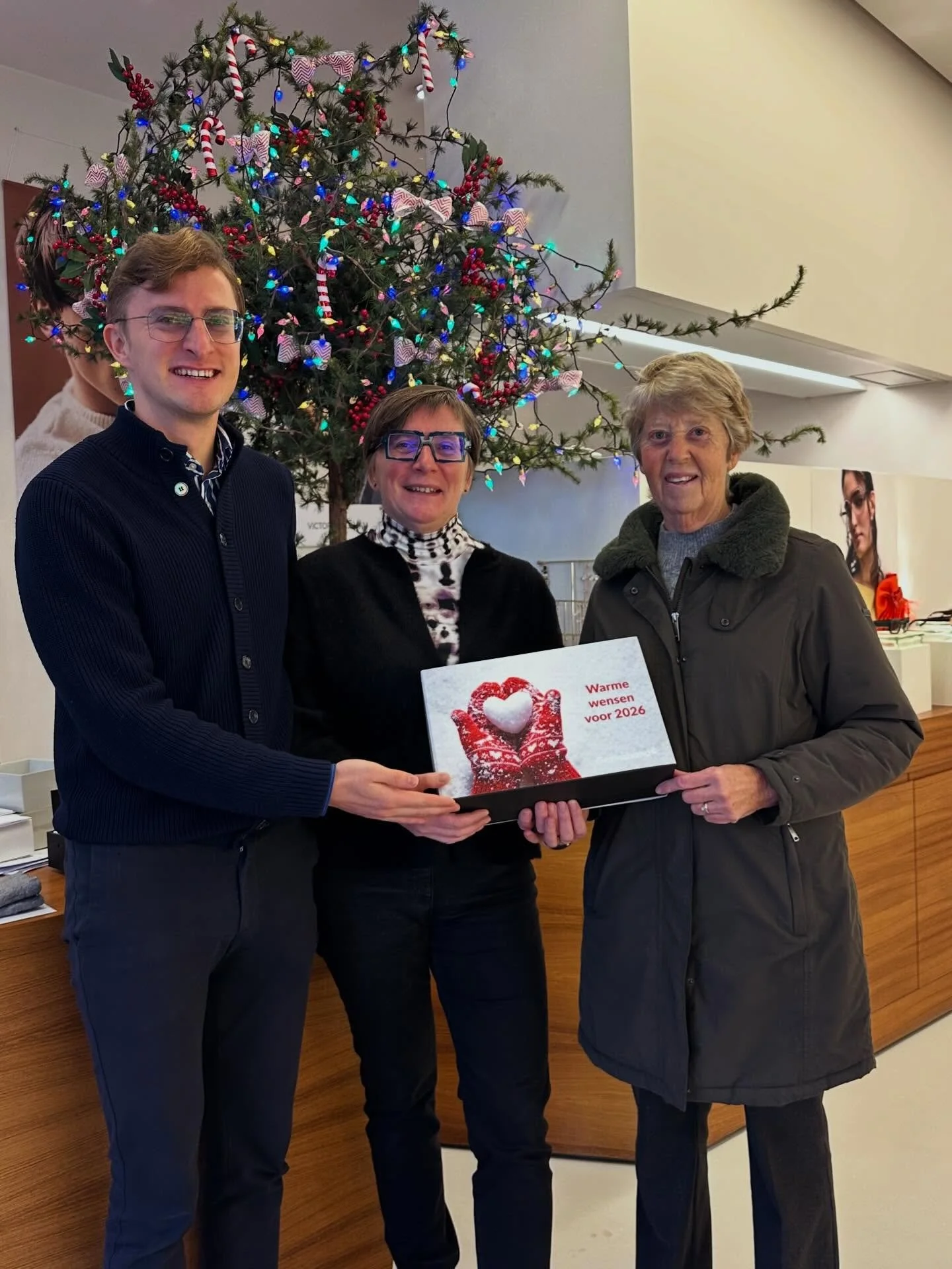 Als beste locale Spaarhandelaar van de @gezinsbond werden we vandaag getrakteerd met een box vol warme lekkere wensen🎁🥰