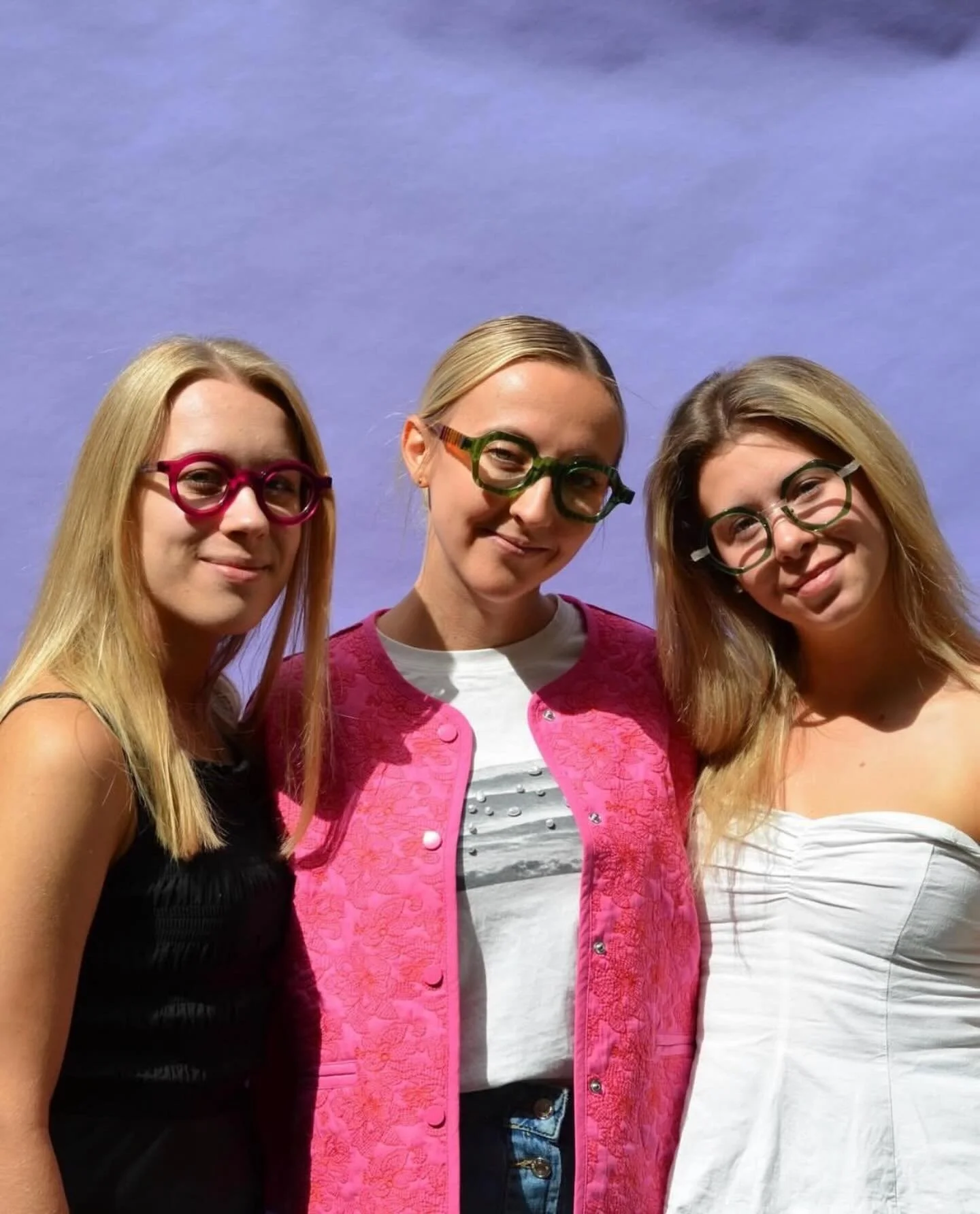 Draag een bril die je een glimlach op je gezicht tovert 🤓 @albertimstein 

#fun #happy #unique #eyewear