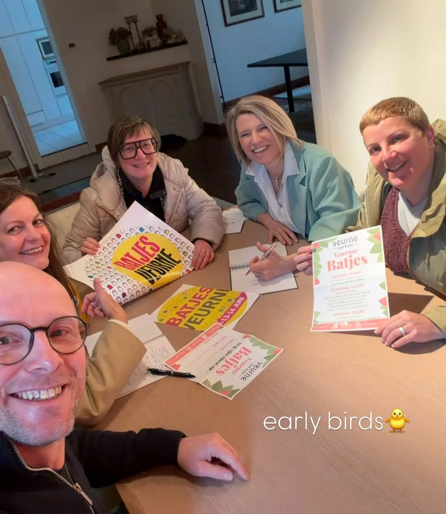 SAMEN STERK! 

Nog voor onze winkels open gaan, vergaderen we met onze collega&rsquo;s. Samen evenementen organiseren, idee&euml;n uitwisselen, ervaringen delen..
Samen maken we onze stad Veurne n&oacute;g bruisender !

Dank aan @firenzefashionveurne