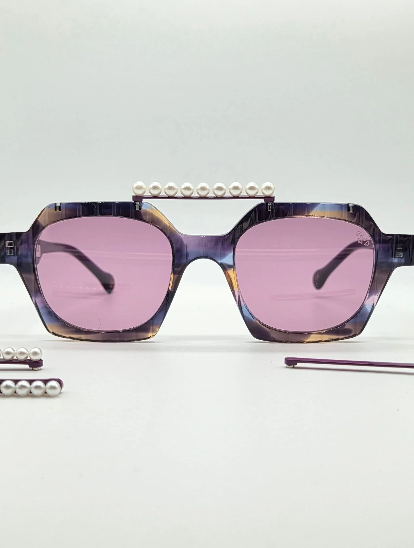 1 bril meerdere mogelijkheden 🫶

➡️ Zonneglasacties😎

#albertimstein #creatief #exclusive #topper