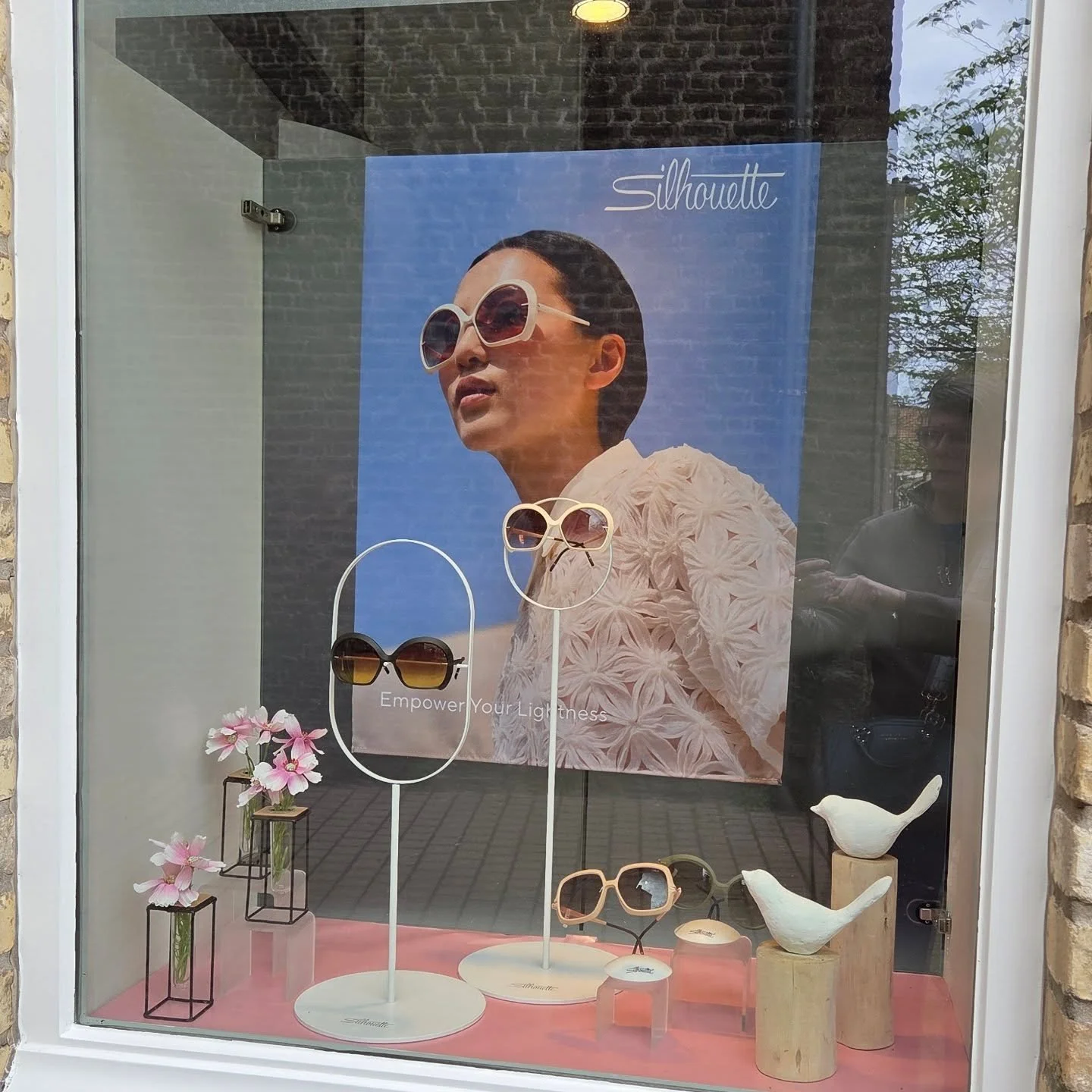 Voor al wie van lichte brillen,  zonnebrillen houdt🪶

#silhouette #eyewear #protect #sun