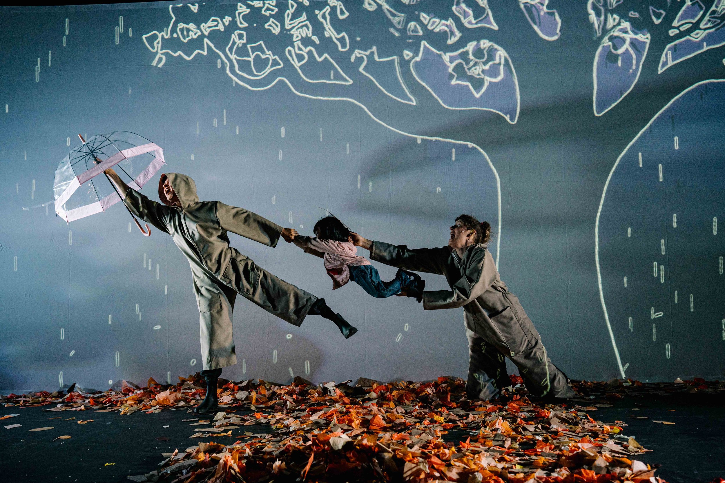 The Heart-Shaped Leaf / Itim Ensemble