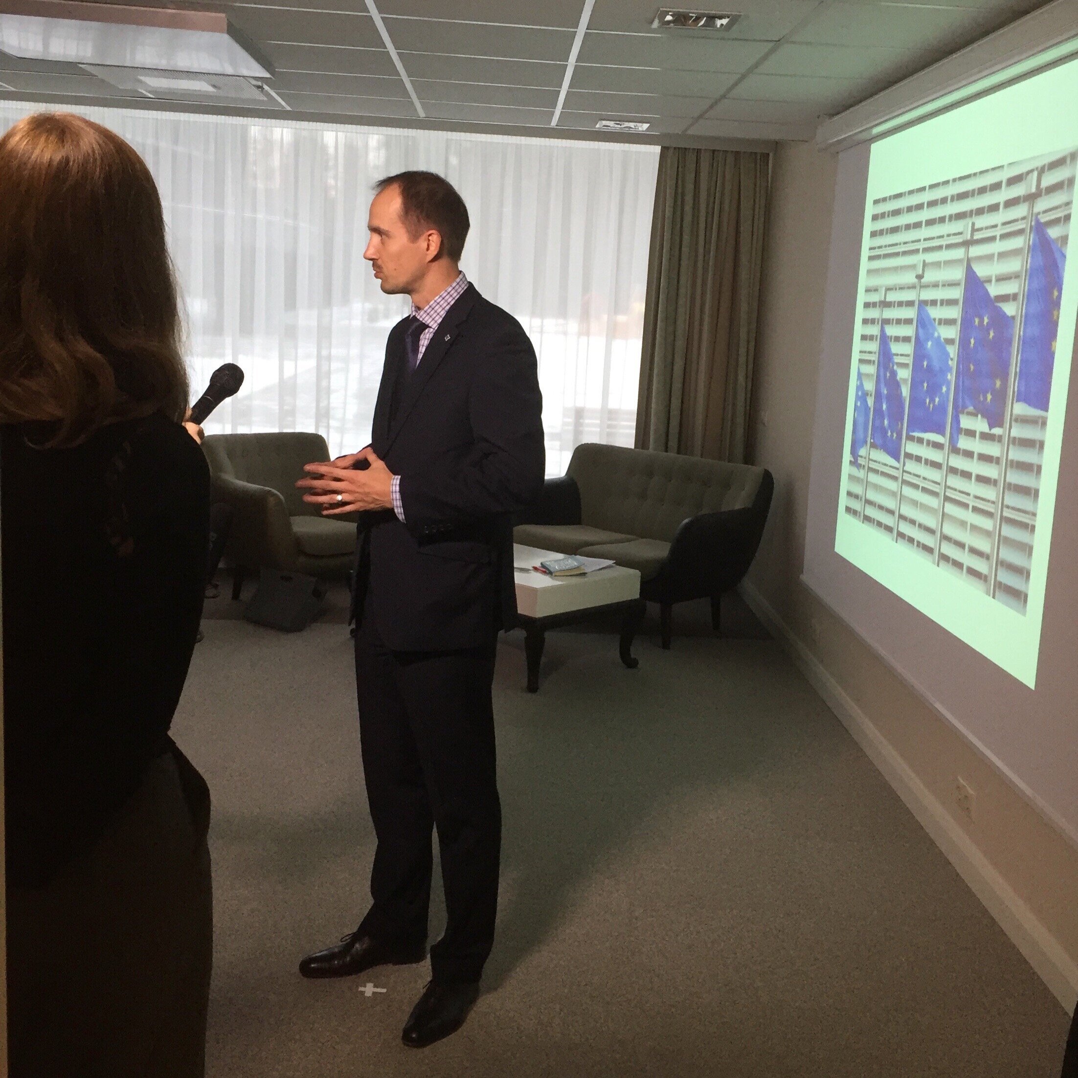 Negotiating in the EU public speaking media relations