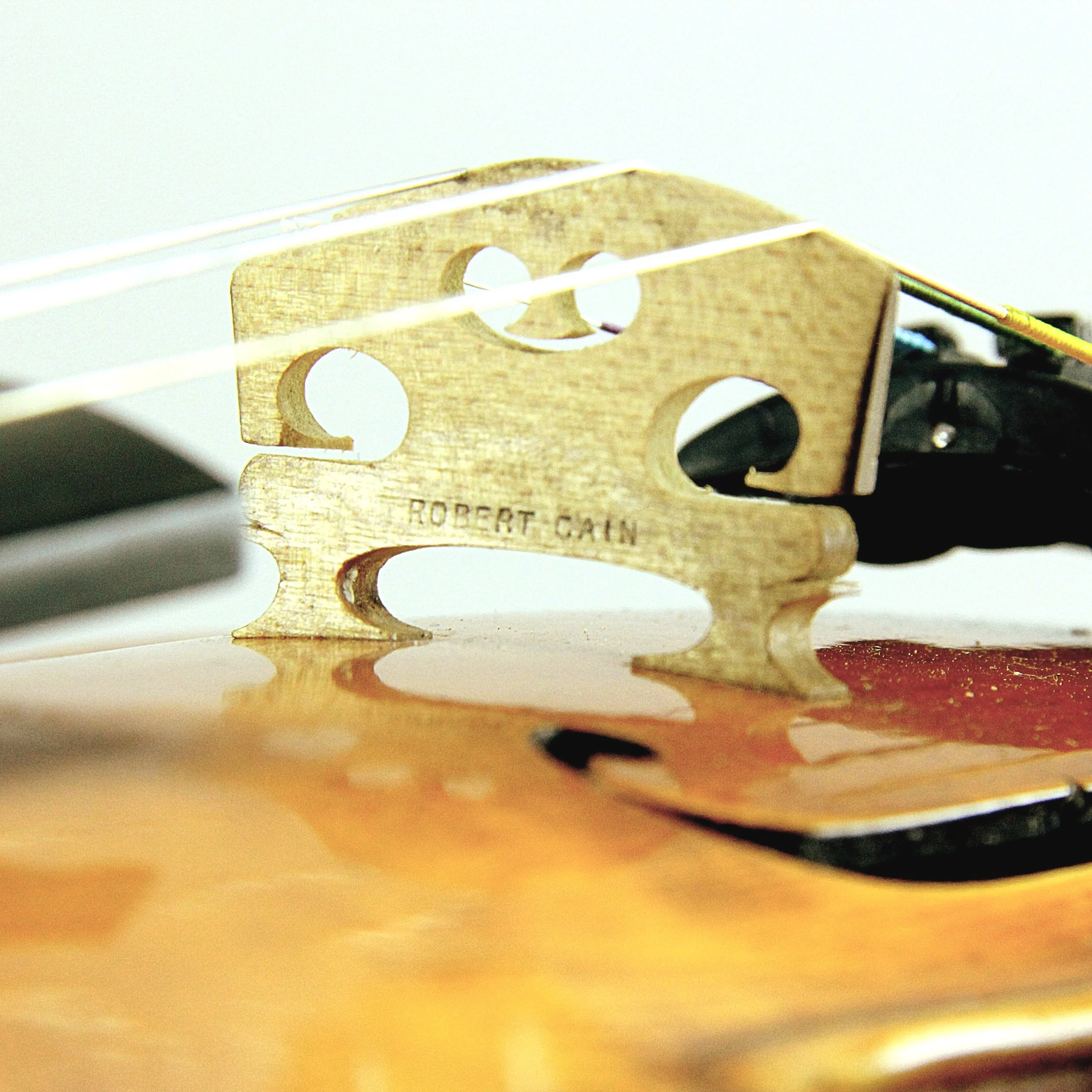 Contemporary 4/4 Violin by Robert Cain