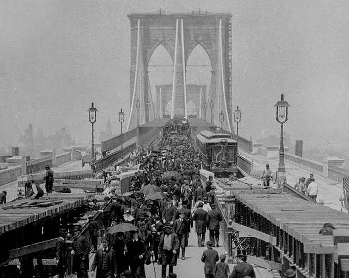 141 years of the Brooklyn Bridge! 🎈🎉🎊❤️