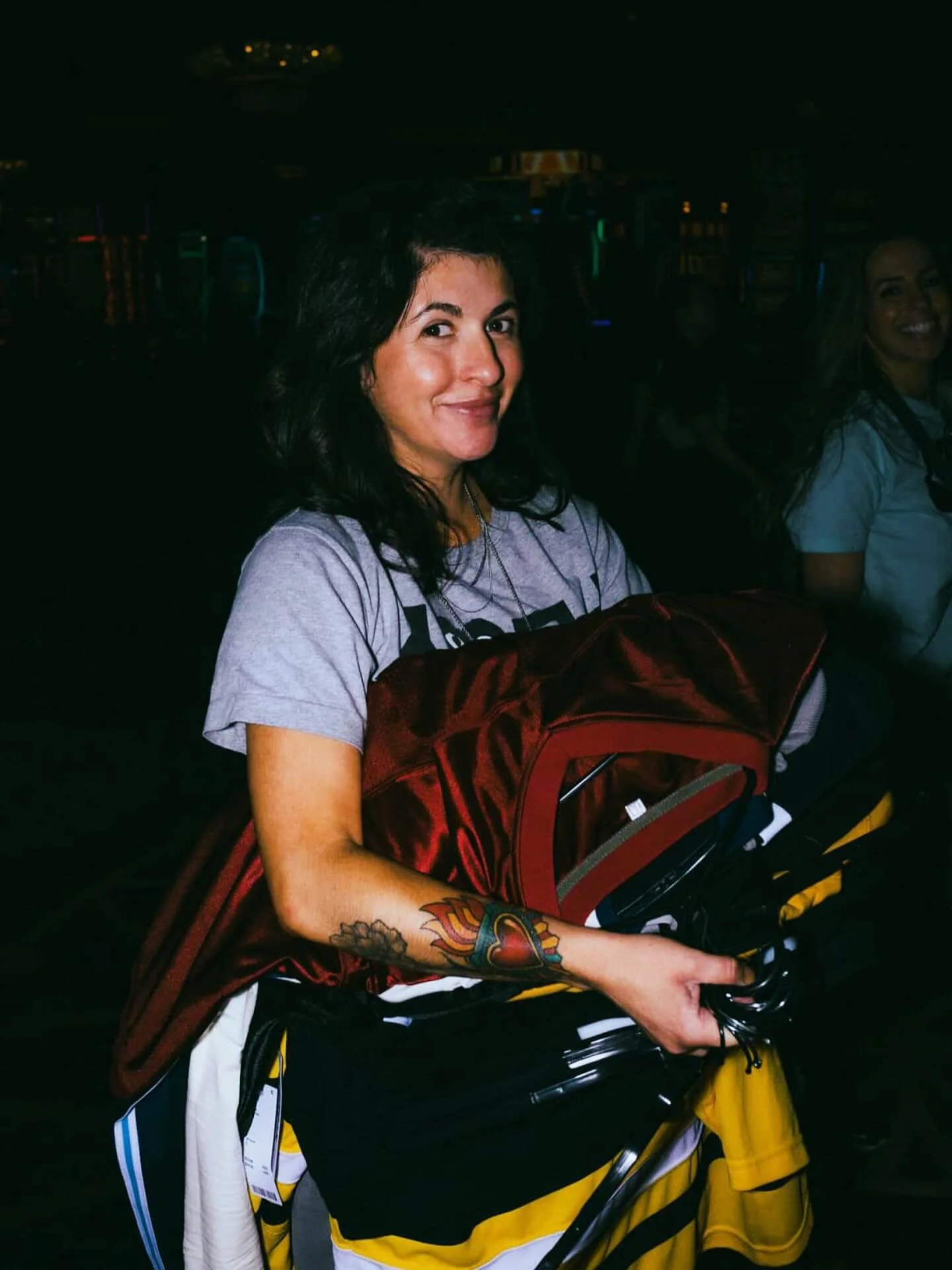 Hi! 🙋🏻&zwj;♀️

I just wanted to take a moment to reintroduce myself here! 

My name is Tiffany (Tiff if you know me)
I&rsquo;m a Wife 
A Mother to three amazing humans 👦👦👧 and two fur babies 🐶🐶
A Wardrobe Stylist/Assistant 👗👚 as pictured abo