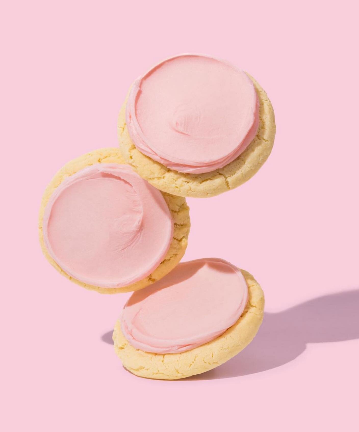 Think pink 💕 New and improved pink sugar has landed at @crumblcookies
.
.
.
@jonescrossing #jonescrossing #jonescrossingtx #collegestation #gigem #a&amp;m #aggies #aggieland #cstat #cstattx #texas #collegestationtexas #crumblcookies #crumbl #cookies