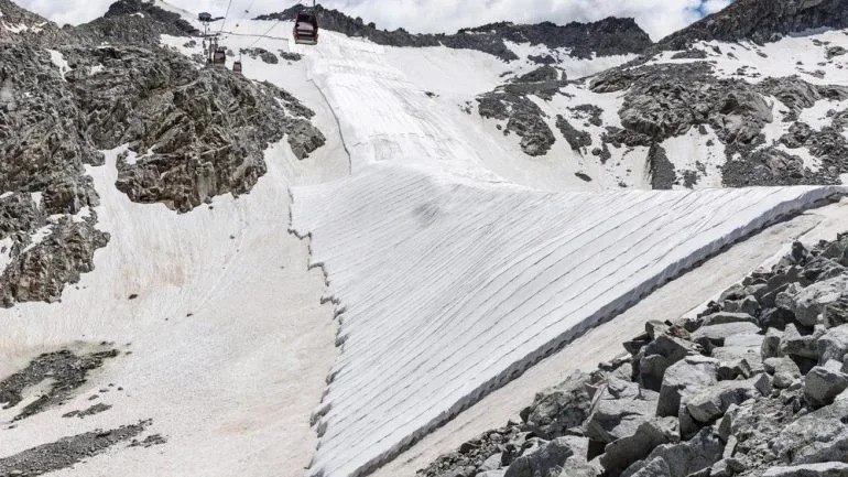 Lenzing turns used geotextiles into garments to extend the lifecycle