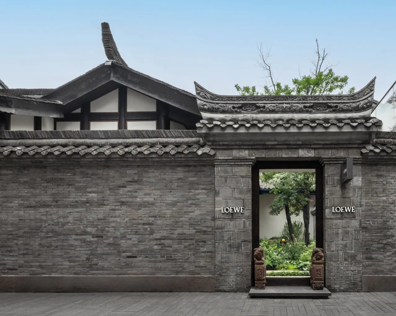 LOEWE unveils new Chengdu store at Taikoo Li