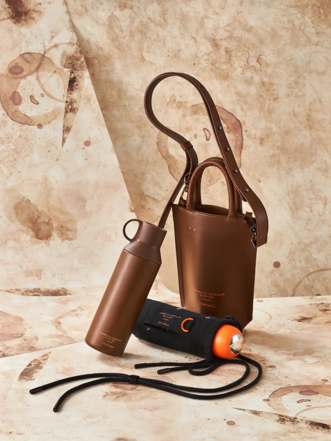 Starbucks Reserve Shanghai Roastery collaborates with avant-garde fashion designer Judy Hua