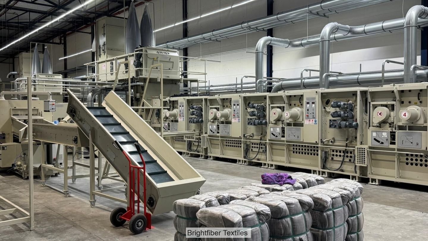Brightfiber Textiles launches groundbreaking clothing-to-clothing recycling factory in Amsterdam