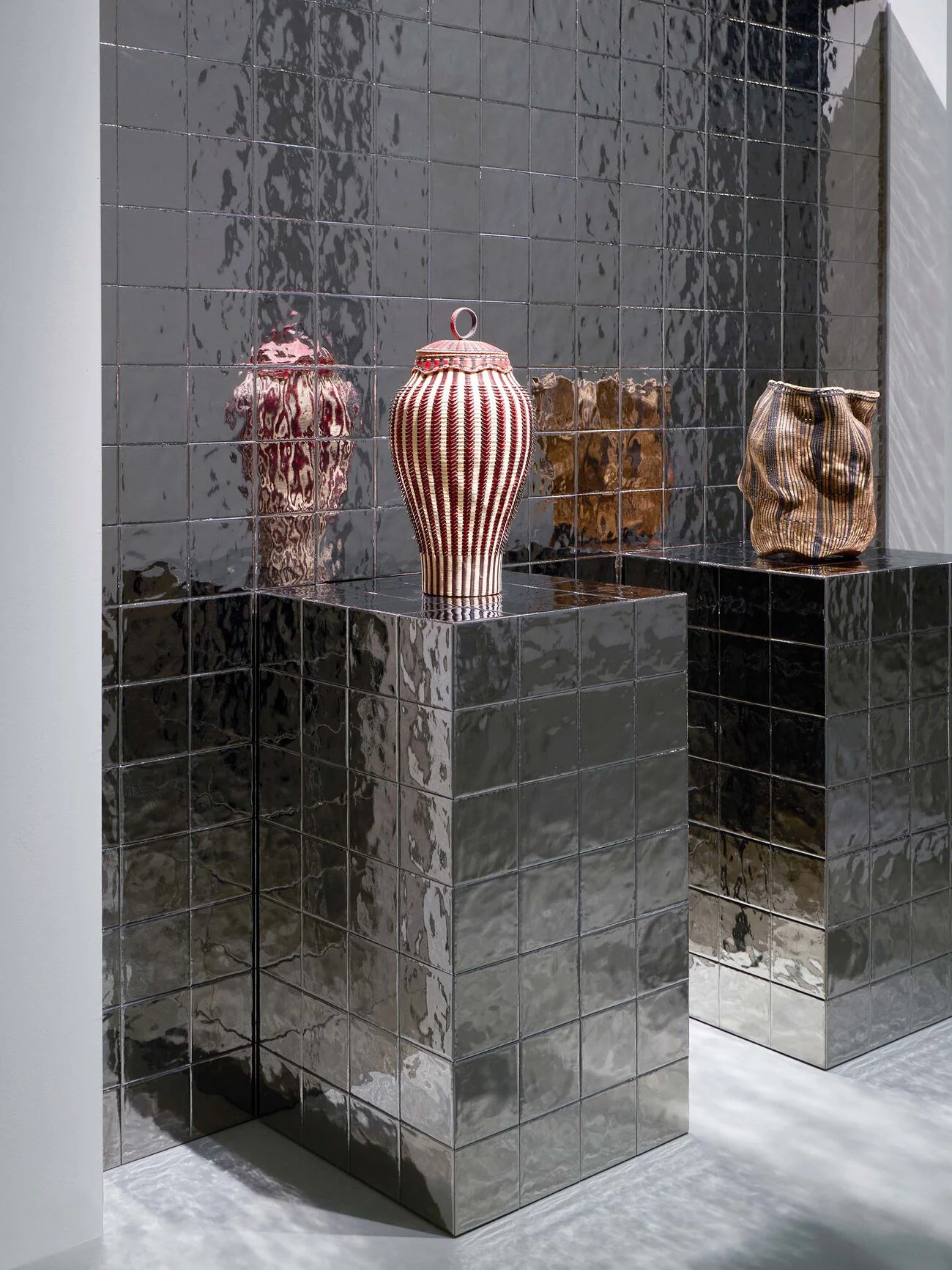 LOEWE_2024_CRAFT_PRIZE_ELEVATED_SPACE_DETAIL_CROPPED_2250X3000_13.jpg