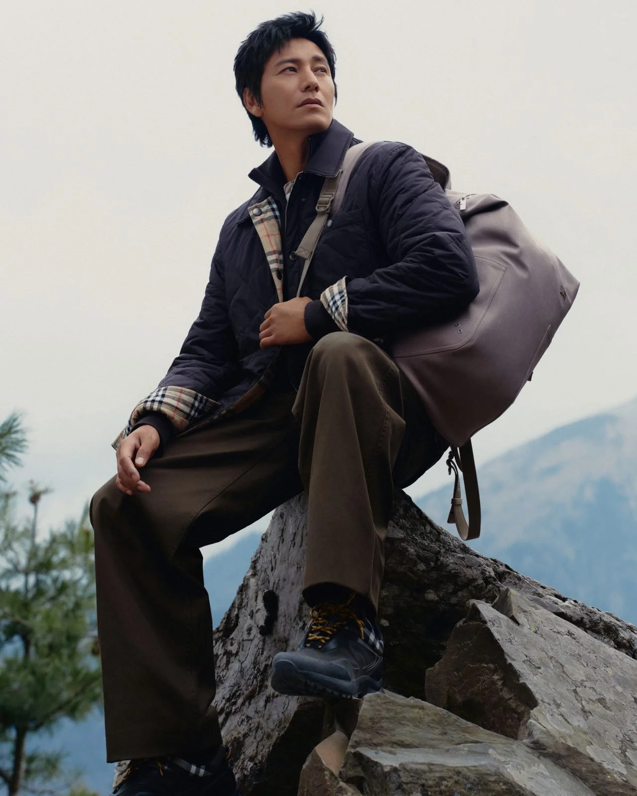 expedition-with-burberry-stills-6-4x5.jpeg