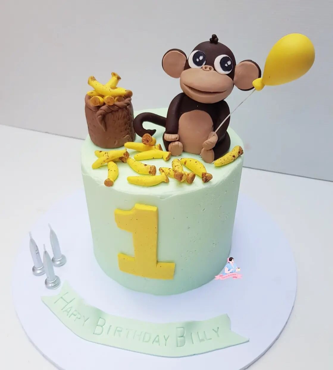 Monkeying around because it's Animal Week! 

For all the enquiries waiting for a response, there's a lot of you, one of me and only so many hours in a day of which some I need to sleep. Never fear, I am coming! Thanks for being patient x

#cakerybykb