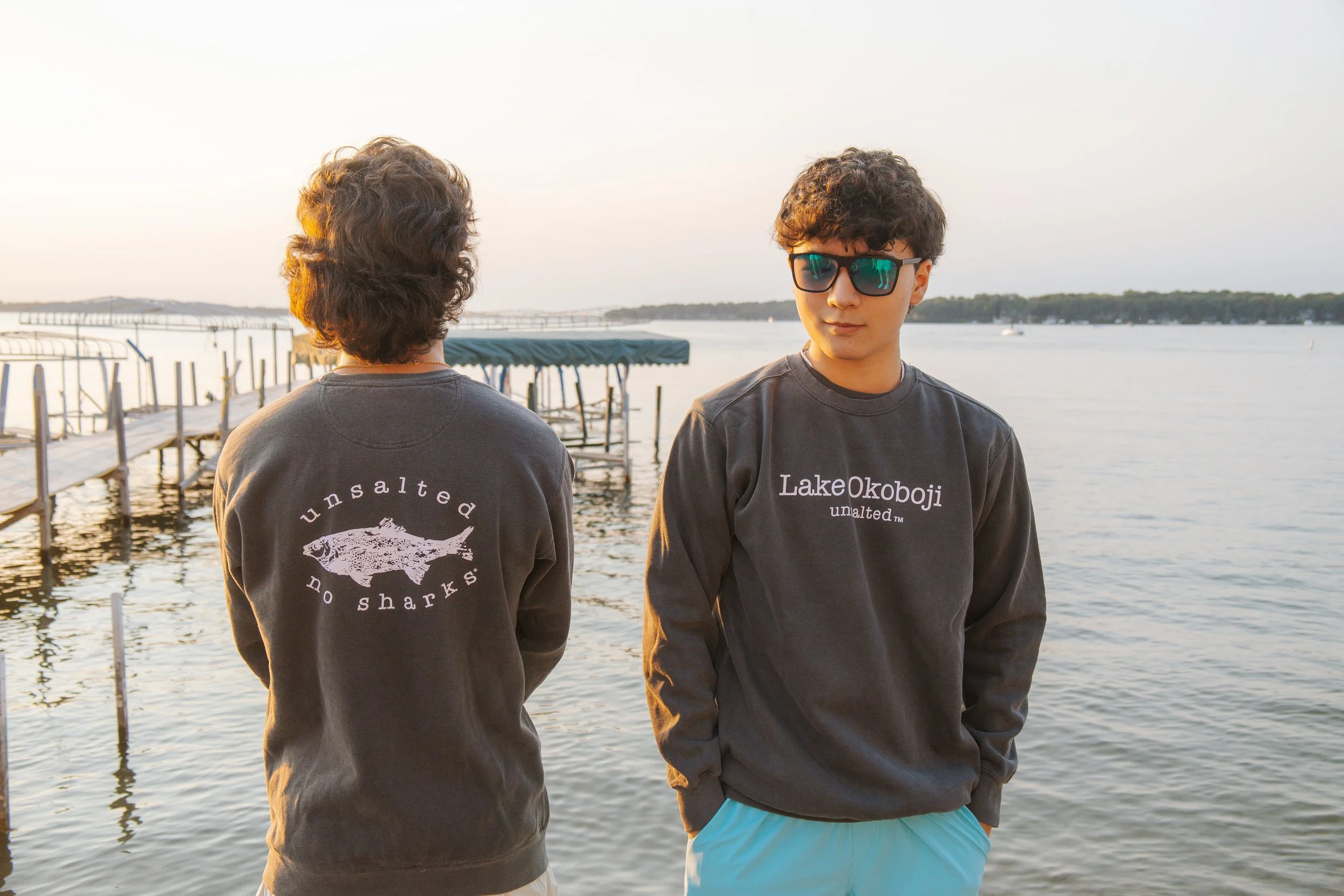 "Fish" Crewneck Sweatshirt - Pepper (black)