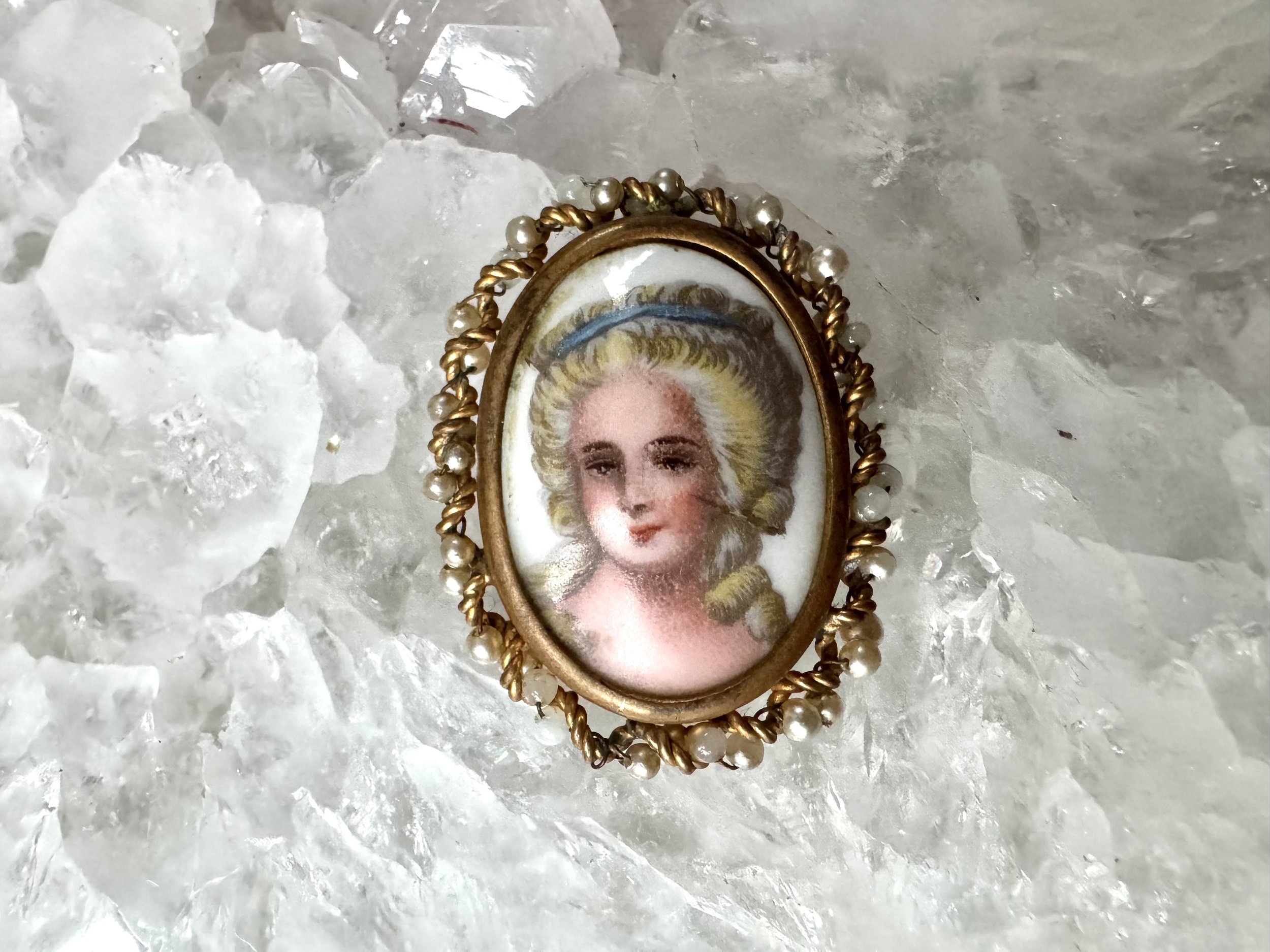 Vintage Painted Lady and Pearl Stock Pin