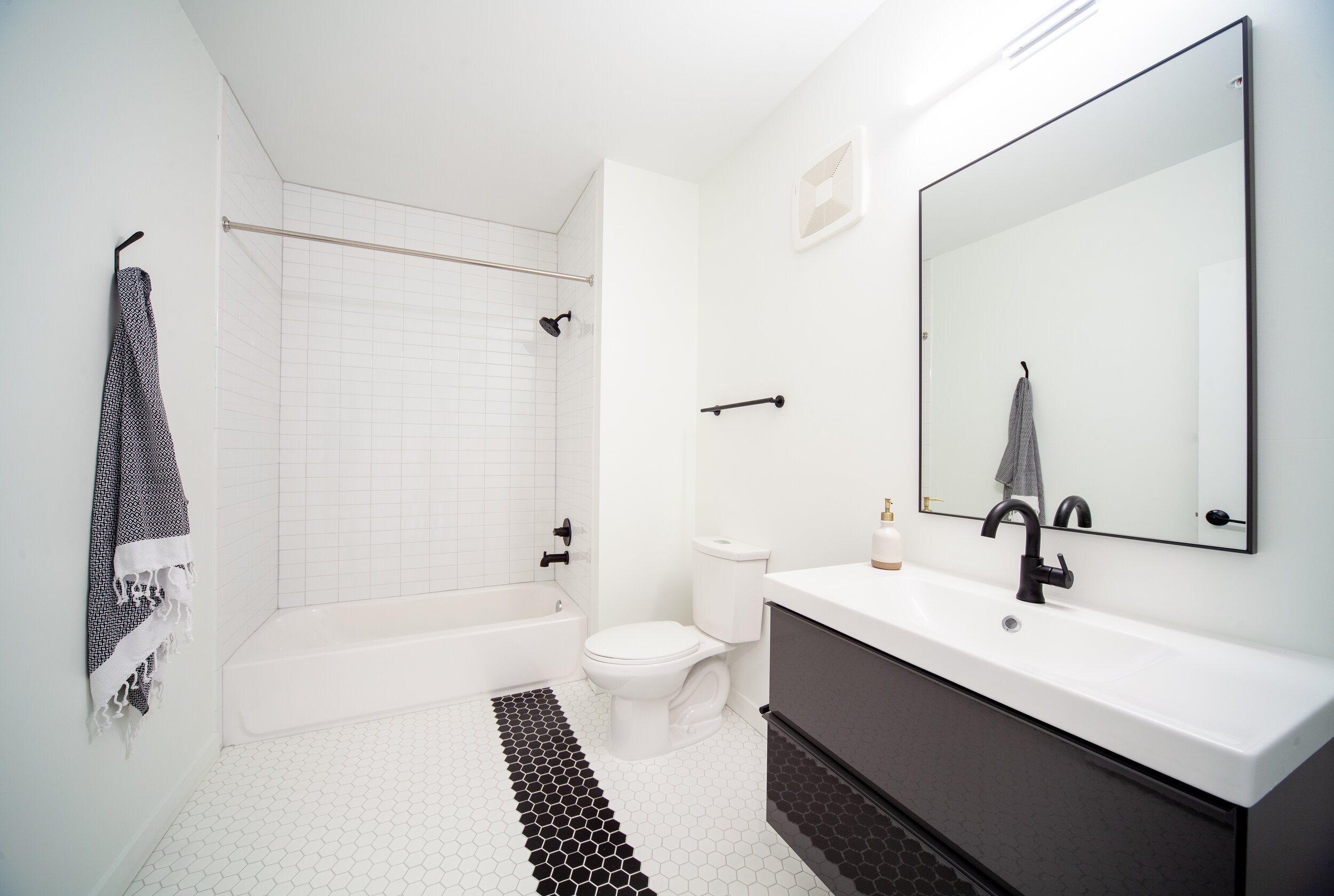 548 West State - Luxurious Bathrooms