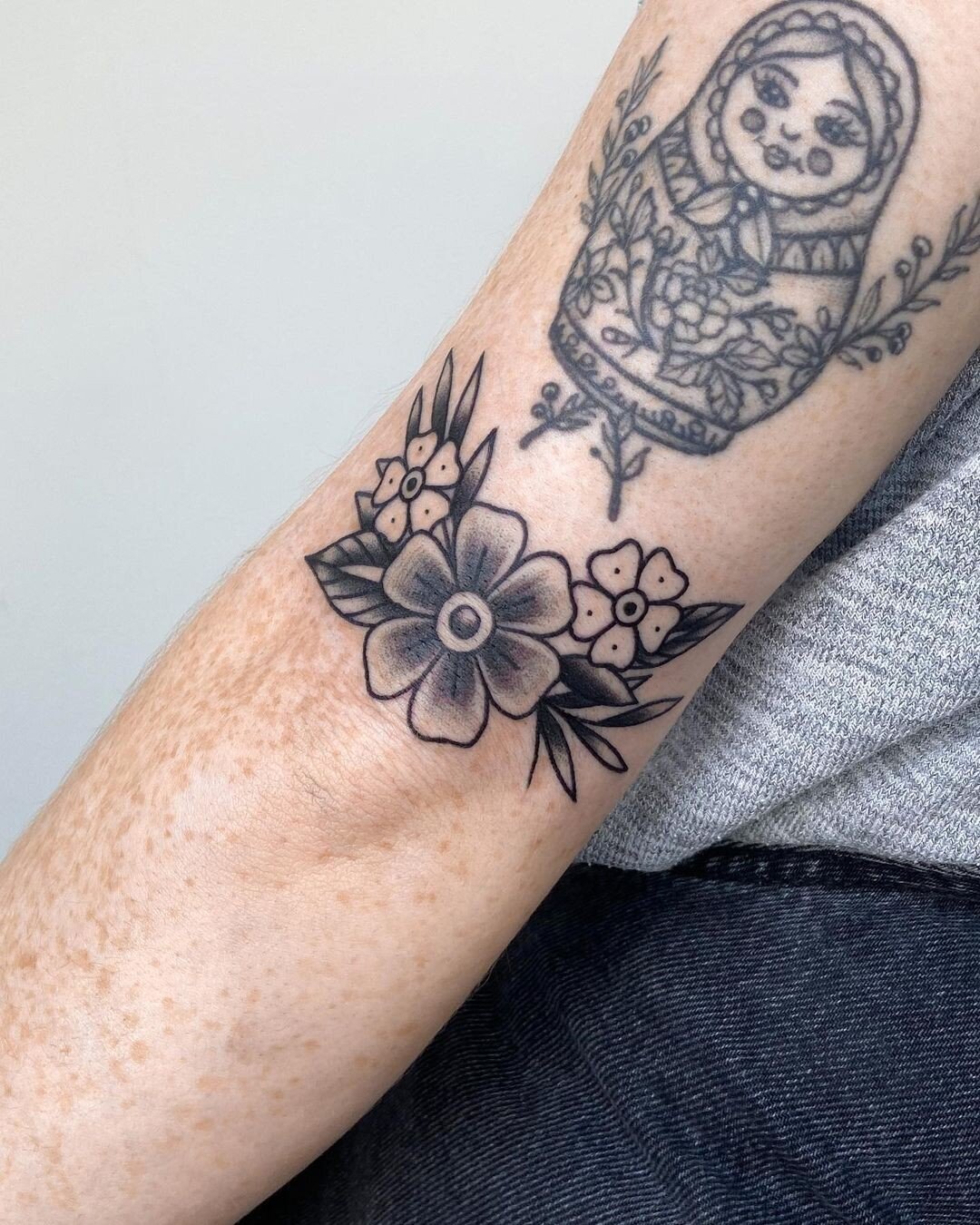 A cute little trad flower 🌸 @wallflowerink