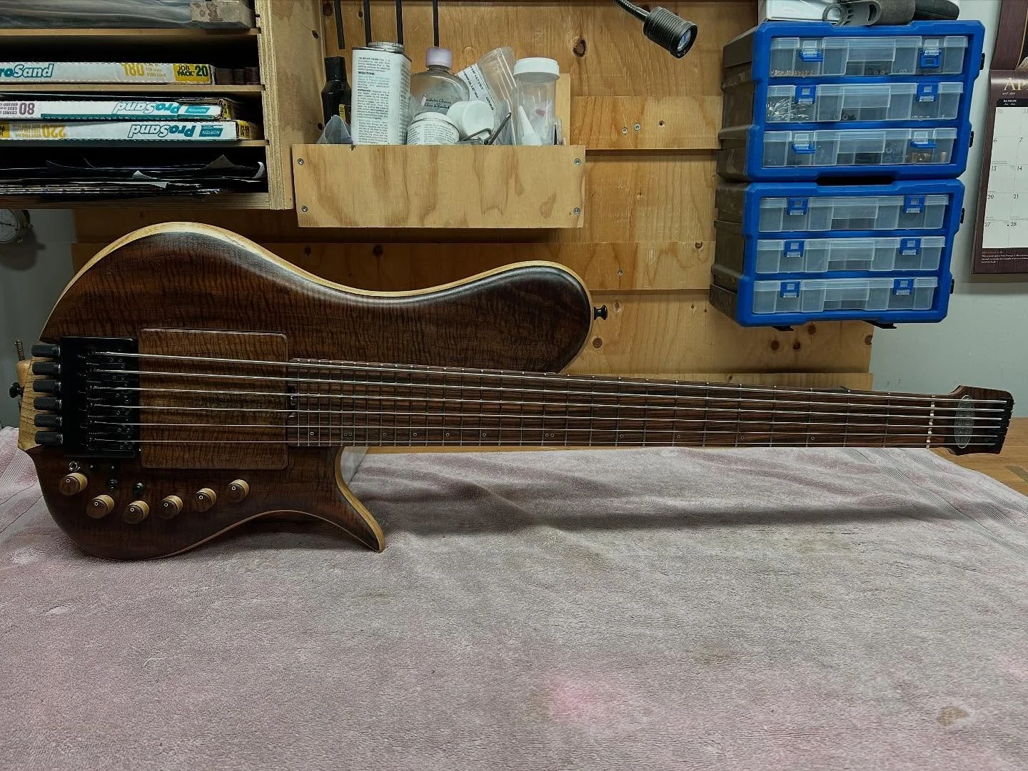 Ryan&rsquo;s short scale (30.75&rdquo;) 6-string headless Bustard bass is a wrap and will ship out this coming week. These basses are compact with huge tone and I love building in this format. I have a few more customs coming with similar specs, so r