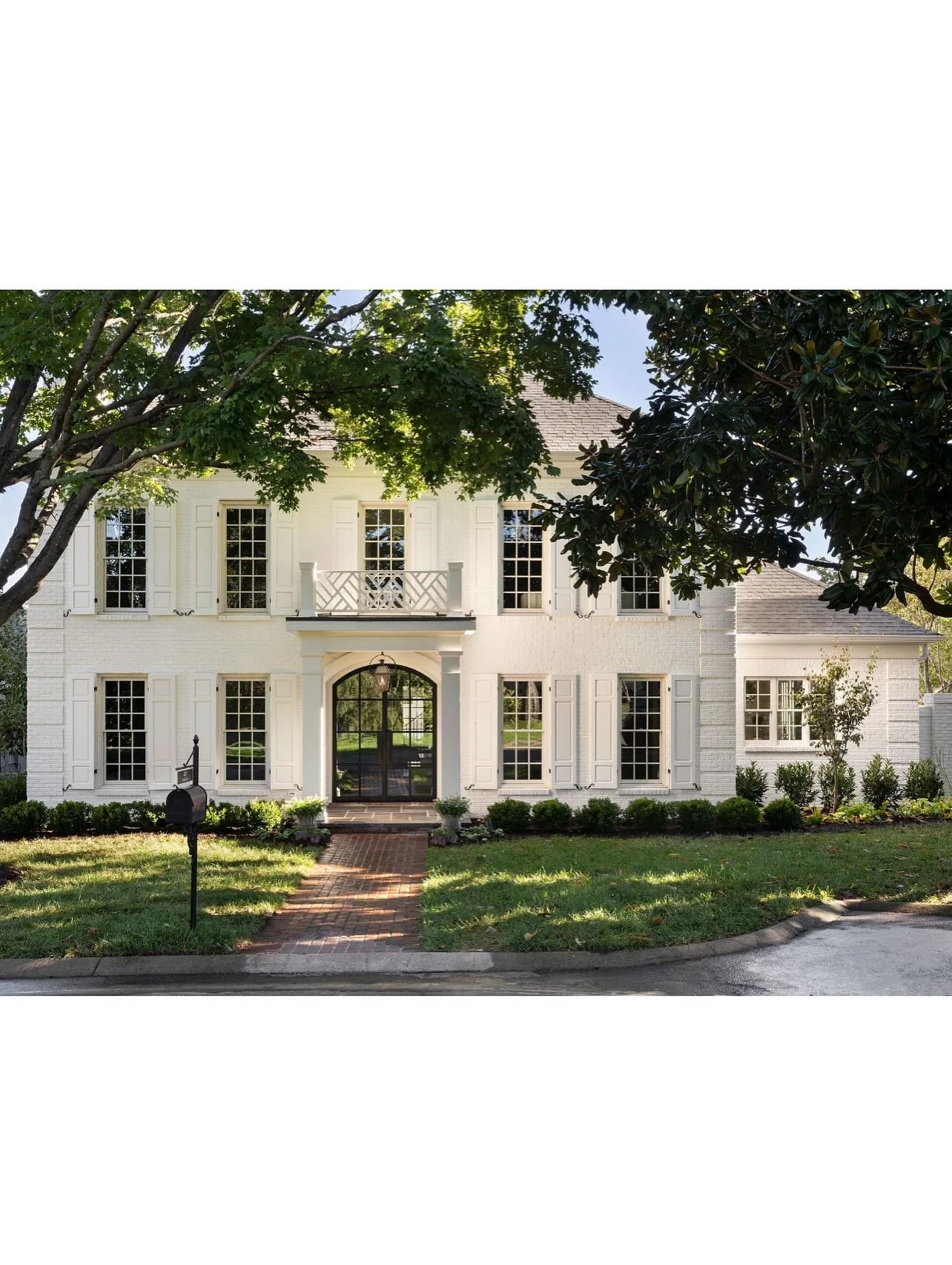 Take a look at the listing we 💙 this week! 

Located in the serene Abbottsford neighborhood of Green Hills, 407 Hyde Park blends classic charm with modern living. Originally built in 1986 and thoughtfully renovated in 2025, this beautiful home offer