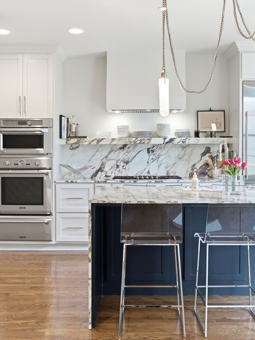 Take a look at the listing we 💙 this week!

A breathtaking Belle Meade residence by Edwin Keeble, where timeless architecture and refined modern luxury come together in striking harmony. Custom millwork and dramatic floor-to-ceiling windows set a st