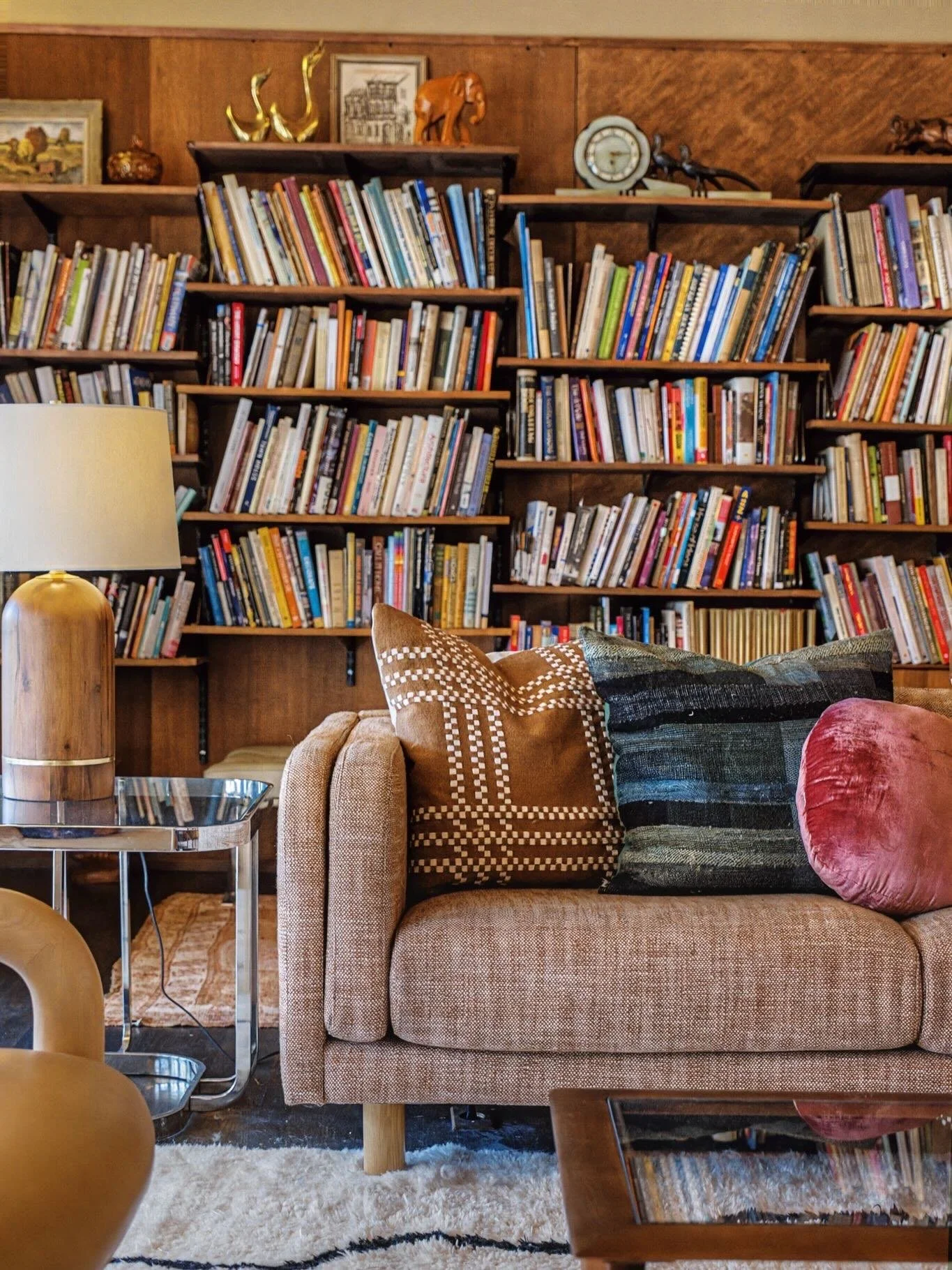 Listings We Love 🏠

A rare offering of midcentury character and curated luxury, this architectural gem beautifully blends timeless MCM design with elevated modern updates. Clean lines, expansive windows, and a seamless connection to the surrounding 