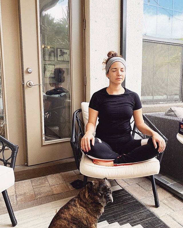 Morning meditation w/my childhood friend @yogalitx 🧘🏻&zwj;♀️ Tag your favorite yogi below! #supportsmallbusiness #onlineyoga #virtualyoga #meditationpractice