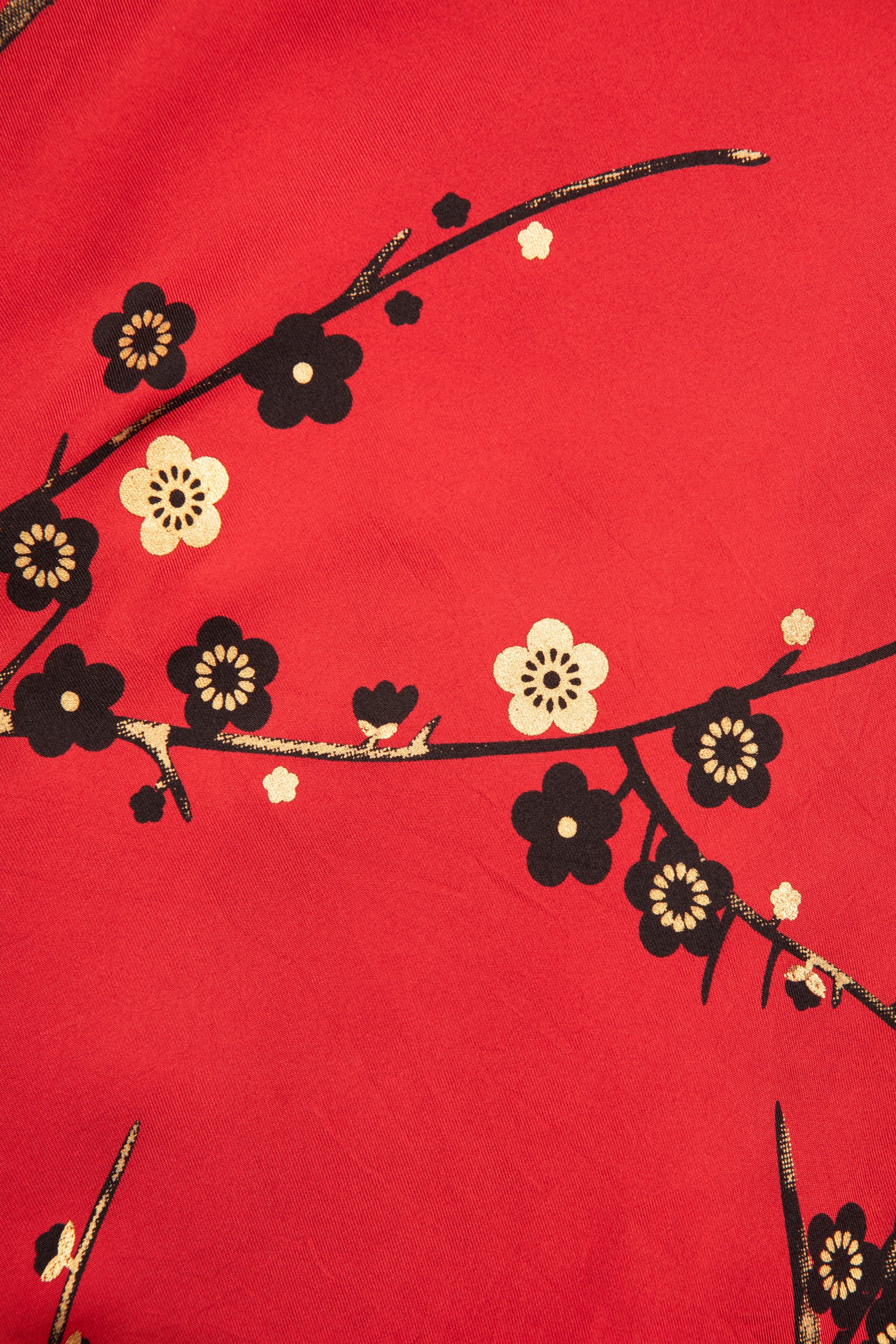 red_silk_wrap_skirt_001.jpg
