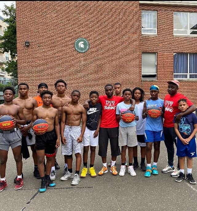 Happy to give these hardworking young men from @cityofstamfordct these balls from @wilsonbasketball - up at 7am on a Saturday!