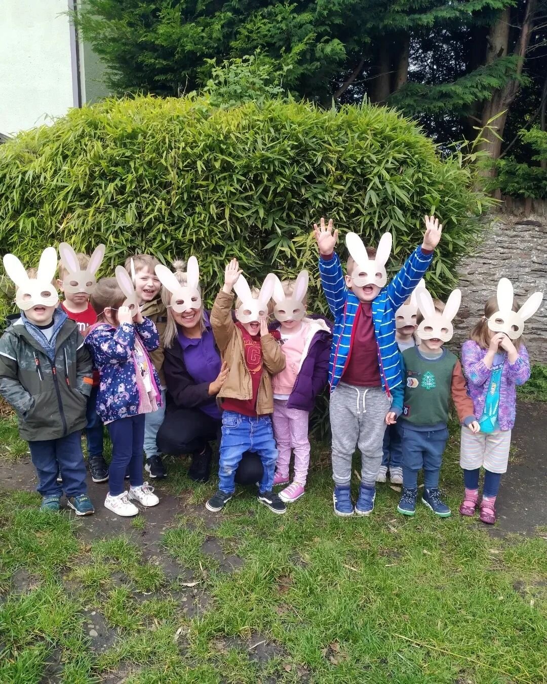 🐰🐥Happy Easter Everyone🐥🐰

The preschoolers were very egg-cited to see that the Easter bunny had been to nursery ! They explored the garden and each found a egg with a hidden treat inside 🥚🐰🐥 

#happyeaster #easteregghunt #spring #preschoolact