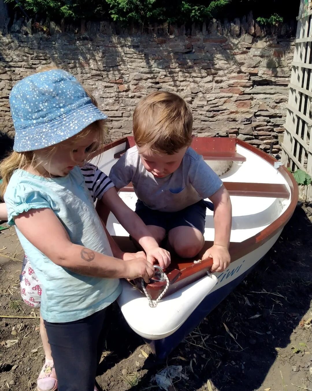 Ahoy there !☠️⛵

The children have spent the past week exploring the new boat in the garden⛵ In the space of 3 days our boat has sailed us to the beach, soft play, the shops and even on holiday ! I wonder where the boat will take us tomorrow⛵ 

#chil