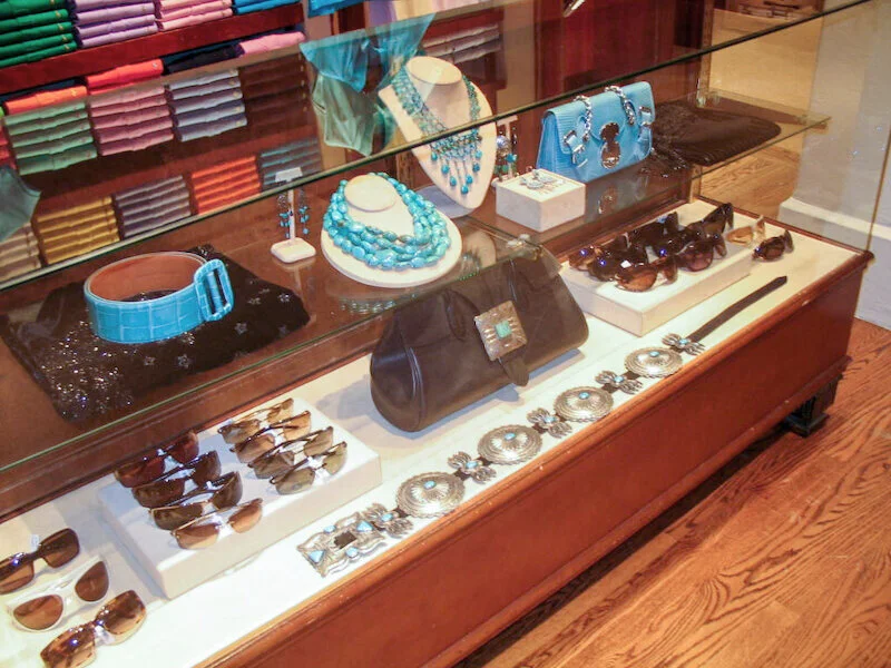Turquoise+Vitrine+1.jpg