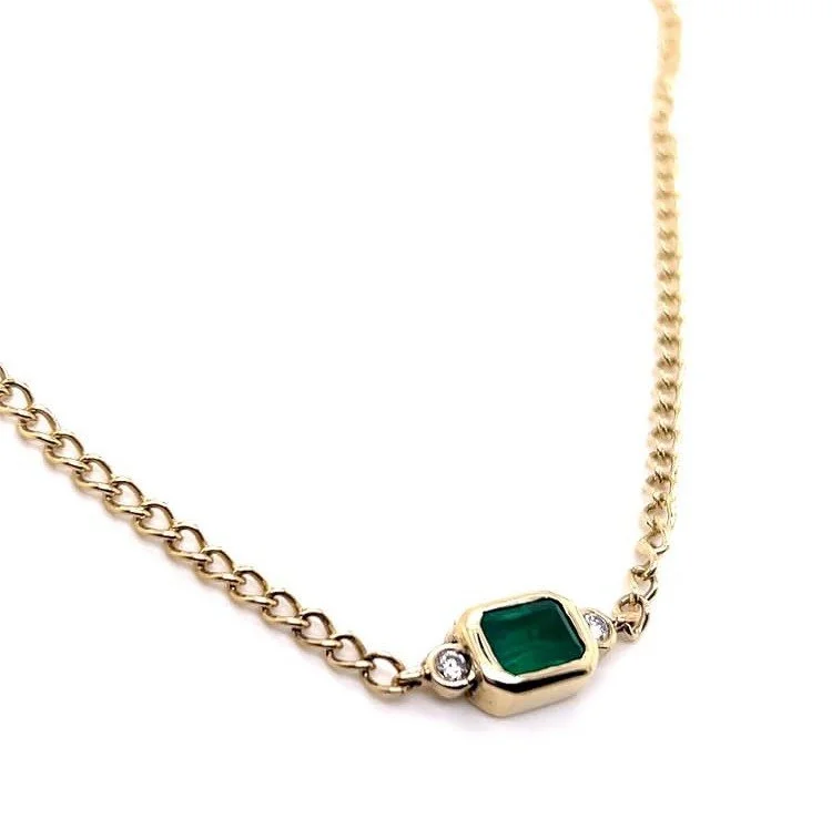 Emerald and diamond gold chocker necklace
