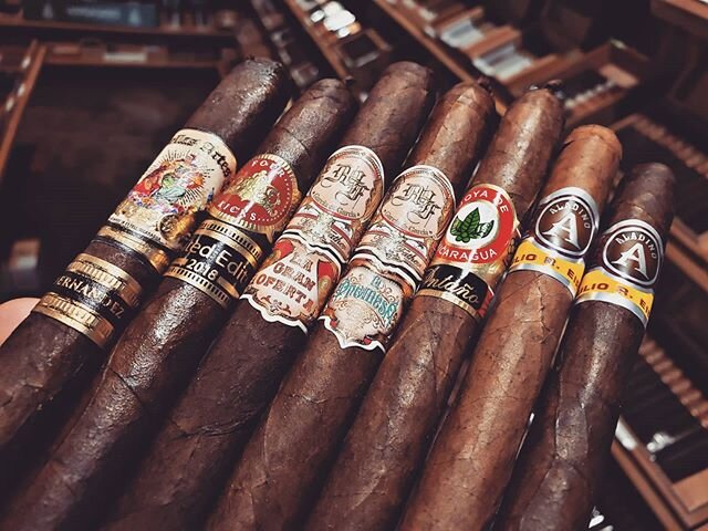 #humpday = #lancero 🔥

#cigars #tobacco #ligerotobaccohouse #myfathercigars #crownedheads #joyadenicaragua #jretobacco #atlanta #georgia #buford #lawrenceville #cigarpress #cigaraficionado #cigarsmoke