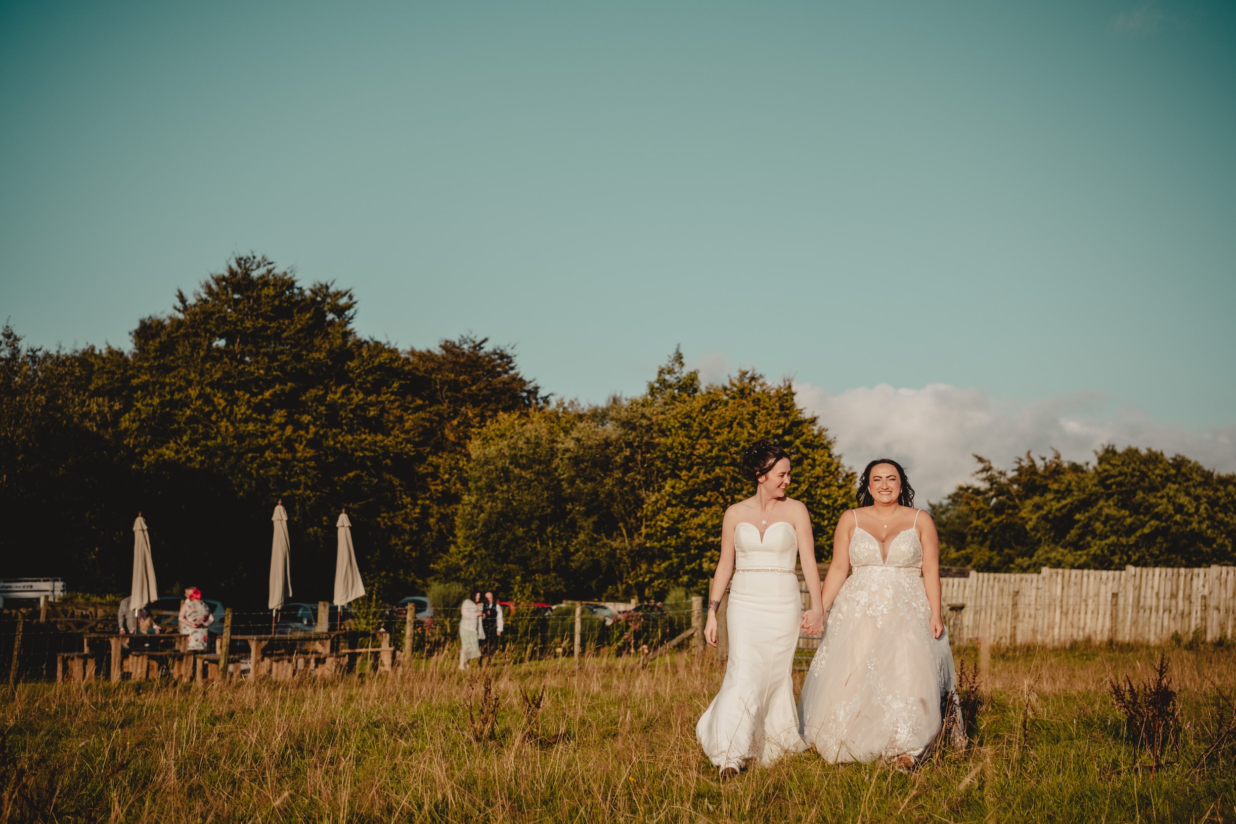 Chilli Barn Wedding Photos-49.jpg