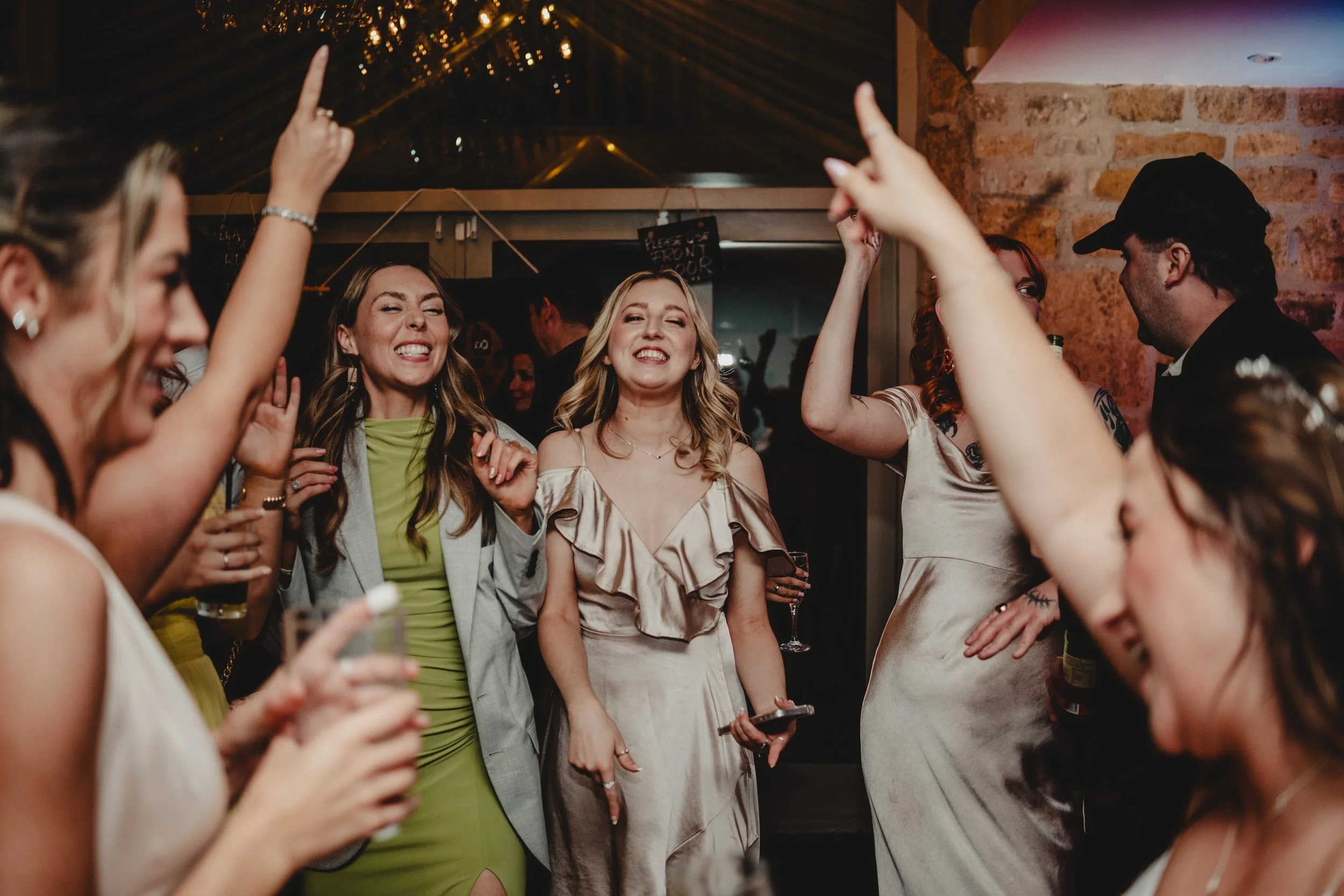 Chilli Barn Wedding Photos-76.jpg