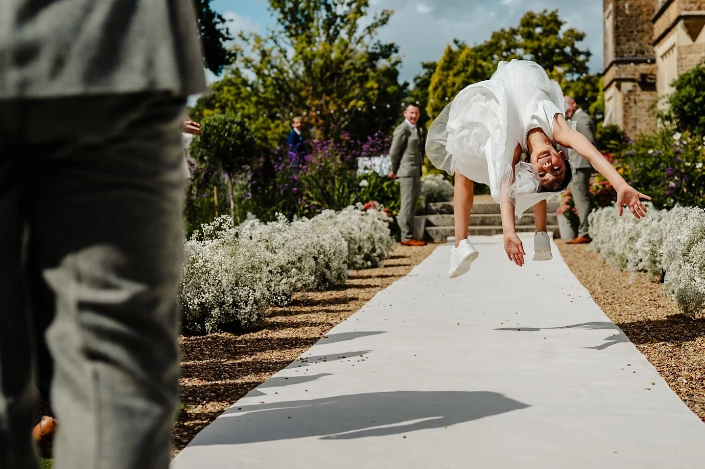 Walking down the aisle is so 2024

#cheshireweddingphotographer #manchesterweddingphotographer