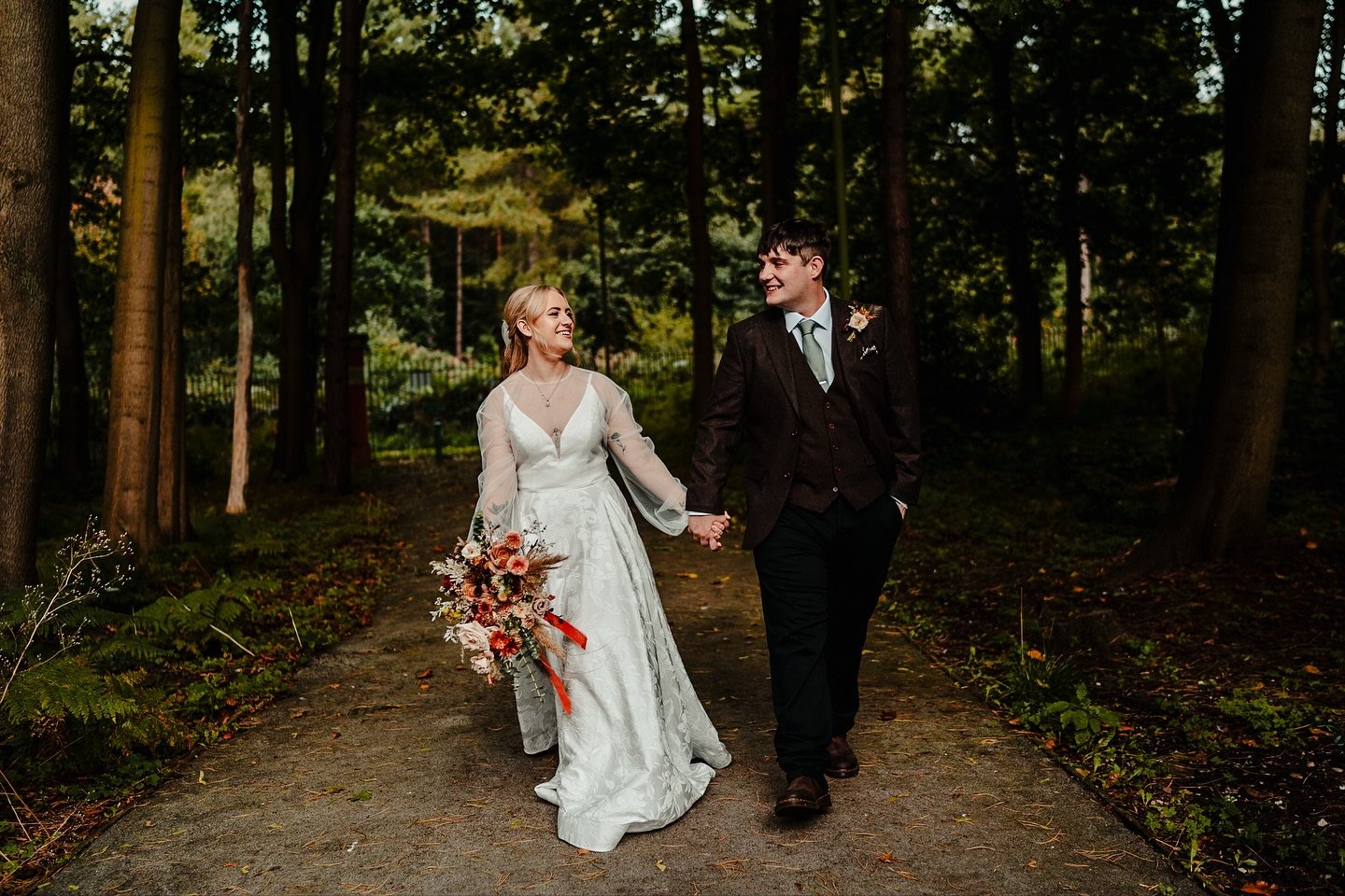 Back at @thepumpinghouse tomorrow for my final big wedding of 2025. What a place to close the season! Psyching myself up for the gorgeousness of this place by looking at the last wedding I shot there with the gorgeous Beccy and Grant.

#pumpinghousew